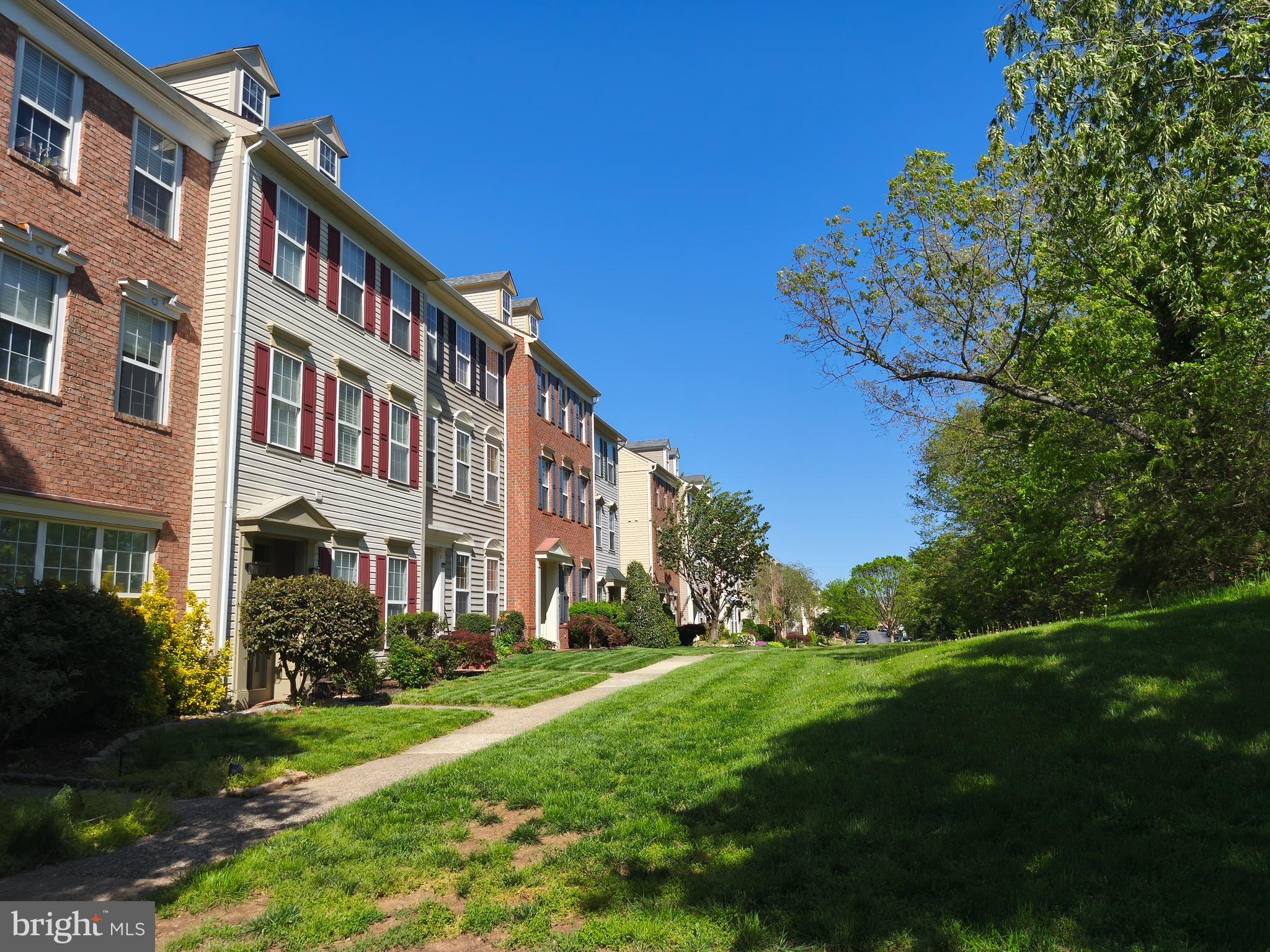 SOUTH RIDING - Residential Lease