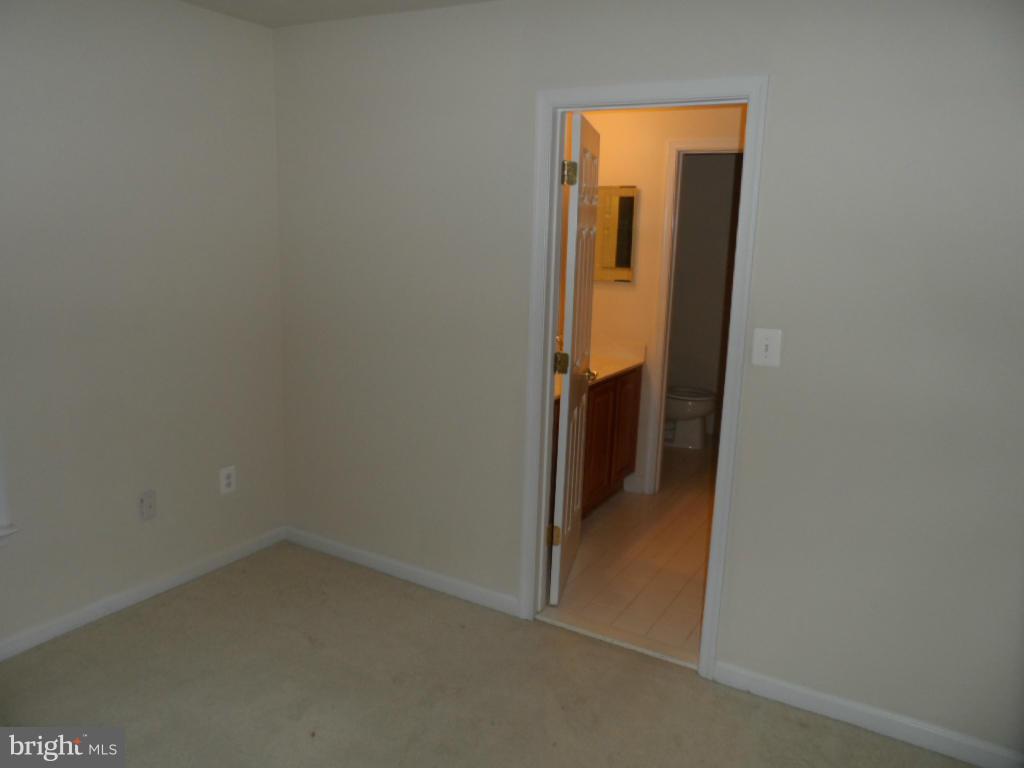 ST CHARLES SUB - SHEFFIELD - Residential Lease