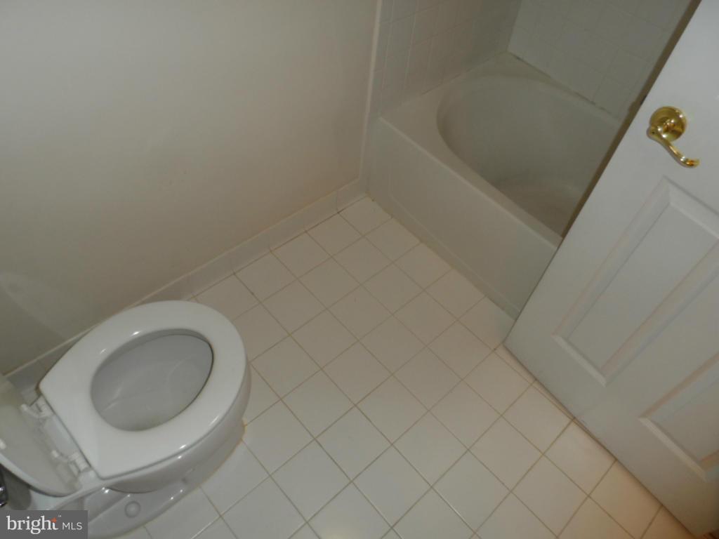 ST CHARLES SUB - SHEFFIELD - Residential Lease