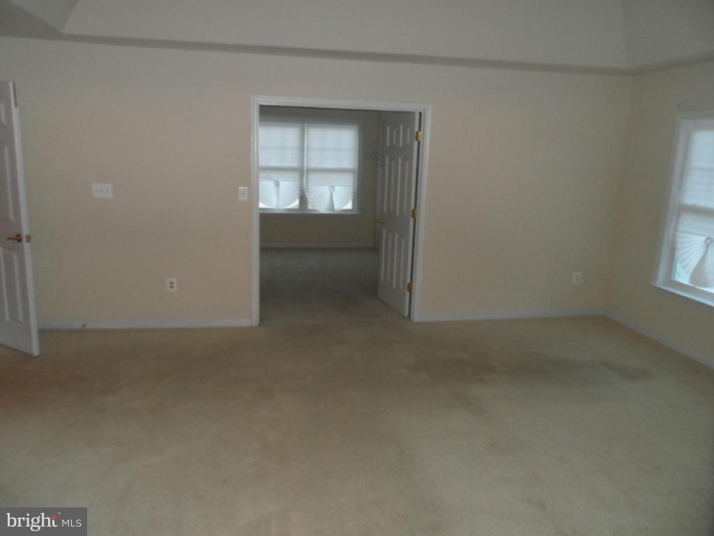 ST CHARLES SUB - SHEFFIELD - Residential Lease