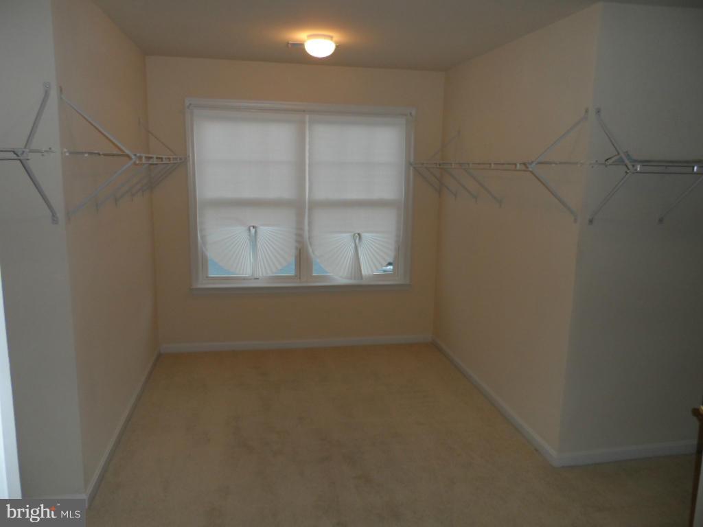 ST CHARLES SUB - SHEFFIELD - Residential Lease