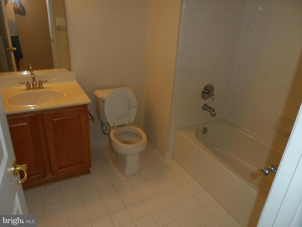 ST CHARLES SUB - SHEFFIELD - Residential Lease