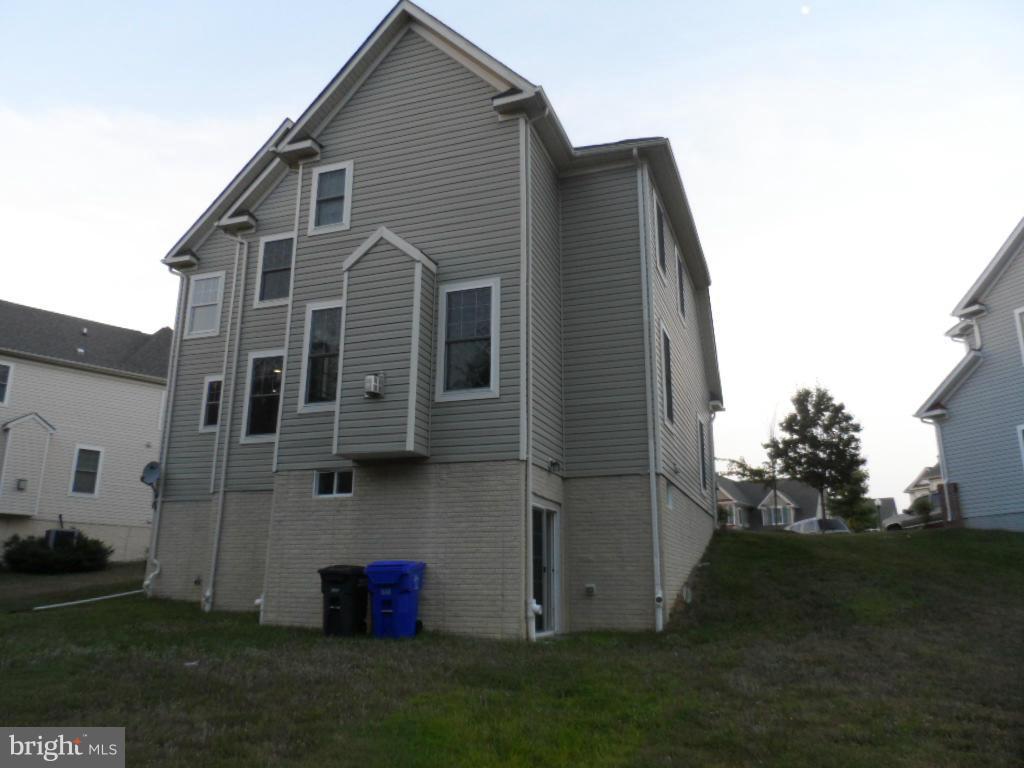 ST CHARLES SUB - SHEFFIELD - Residential Lease