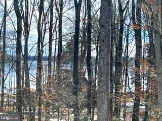 EDNA JOHNSON MOODY - Residential Lease