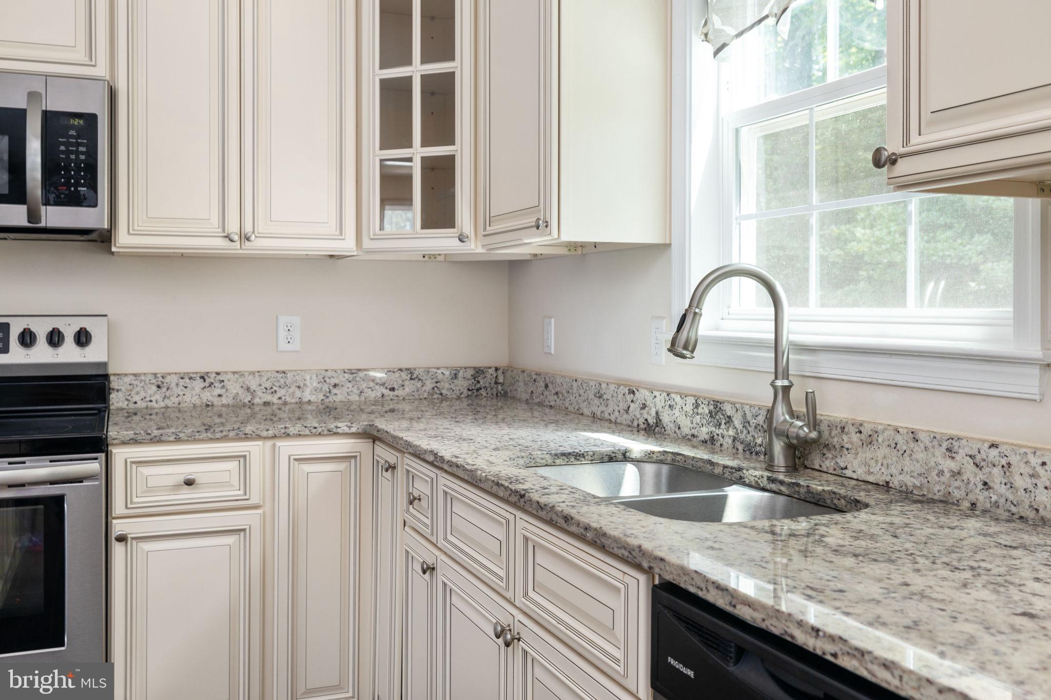 EDNA JOHNSON MOODY - Residential Lease