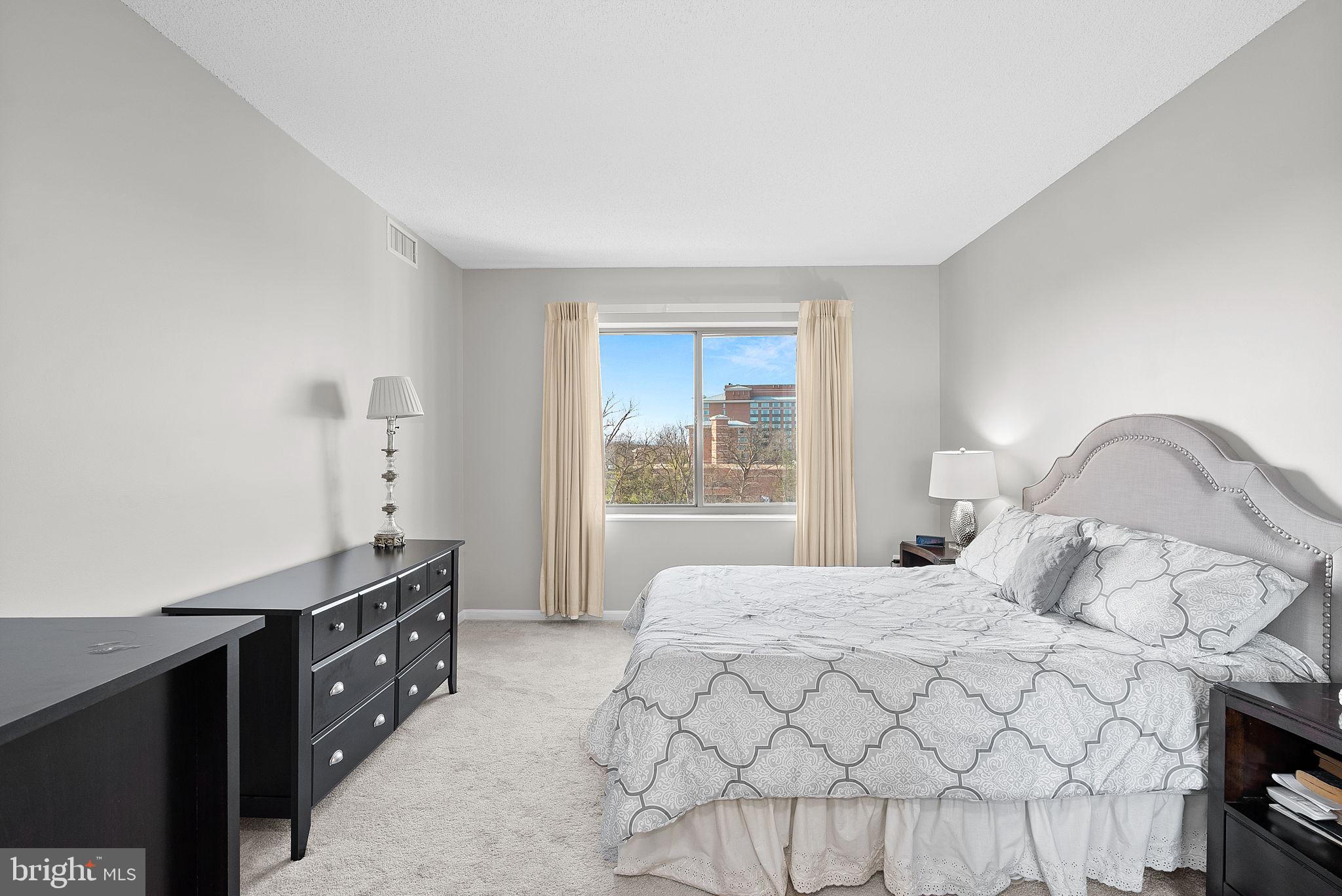 LANSDOWNE WOODS LEISURE WORLD - Residential