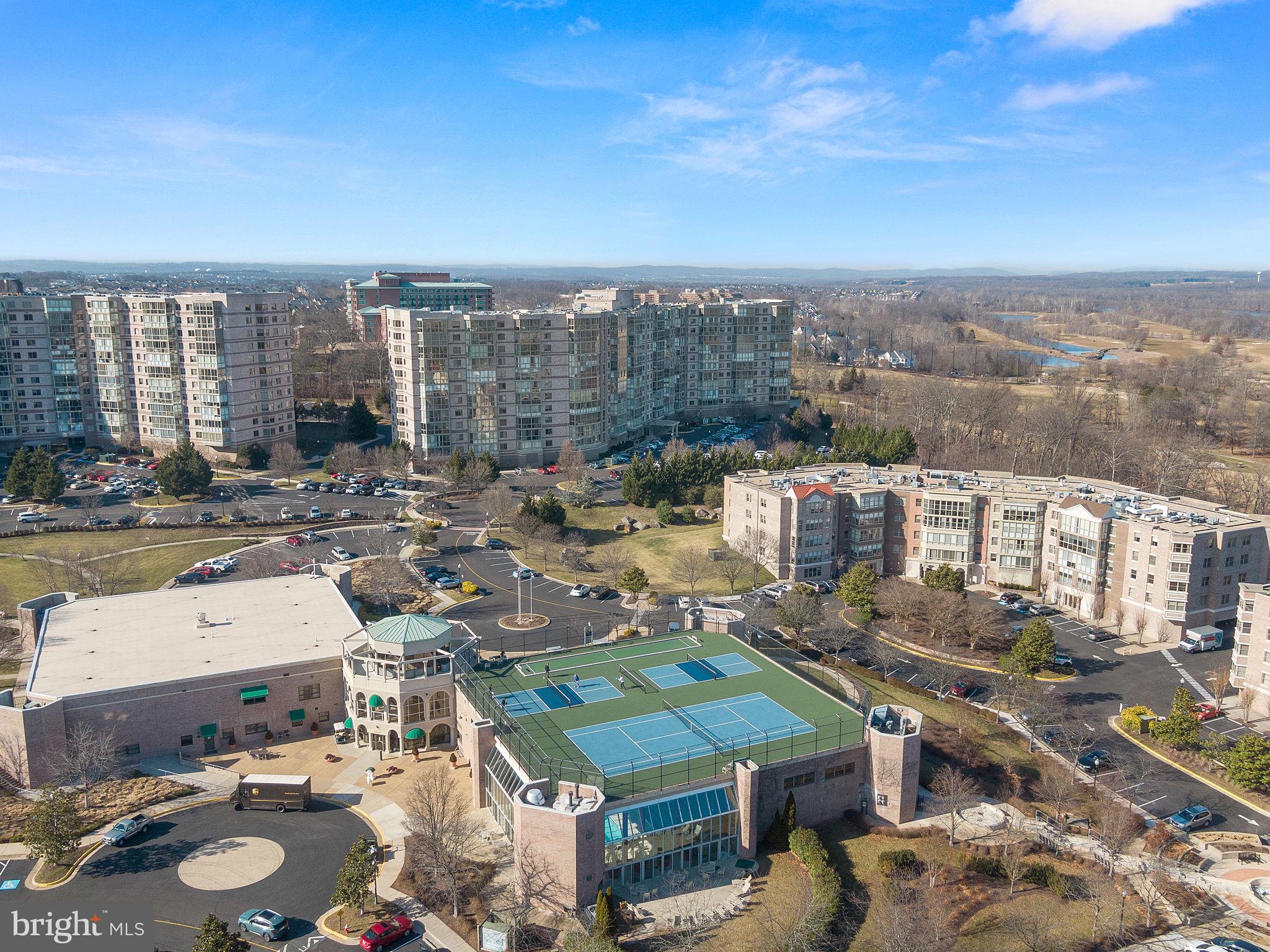 LANSDOWNE WOODS LEISURE WORLD - Residential