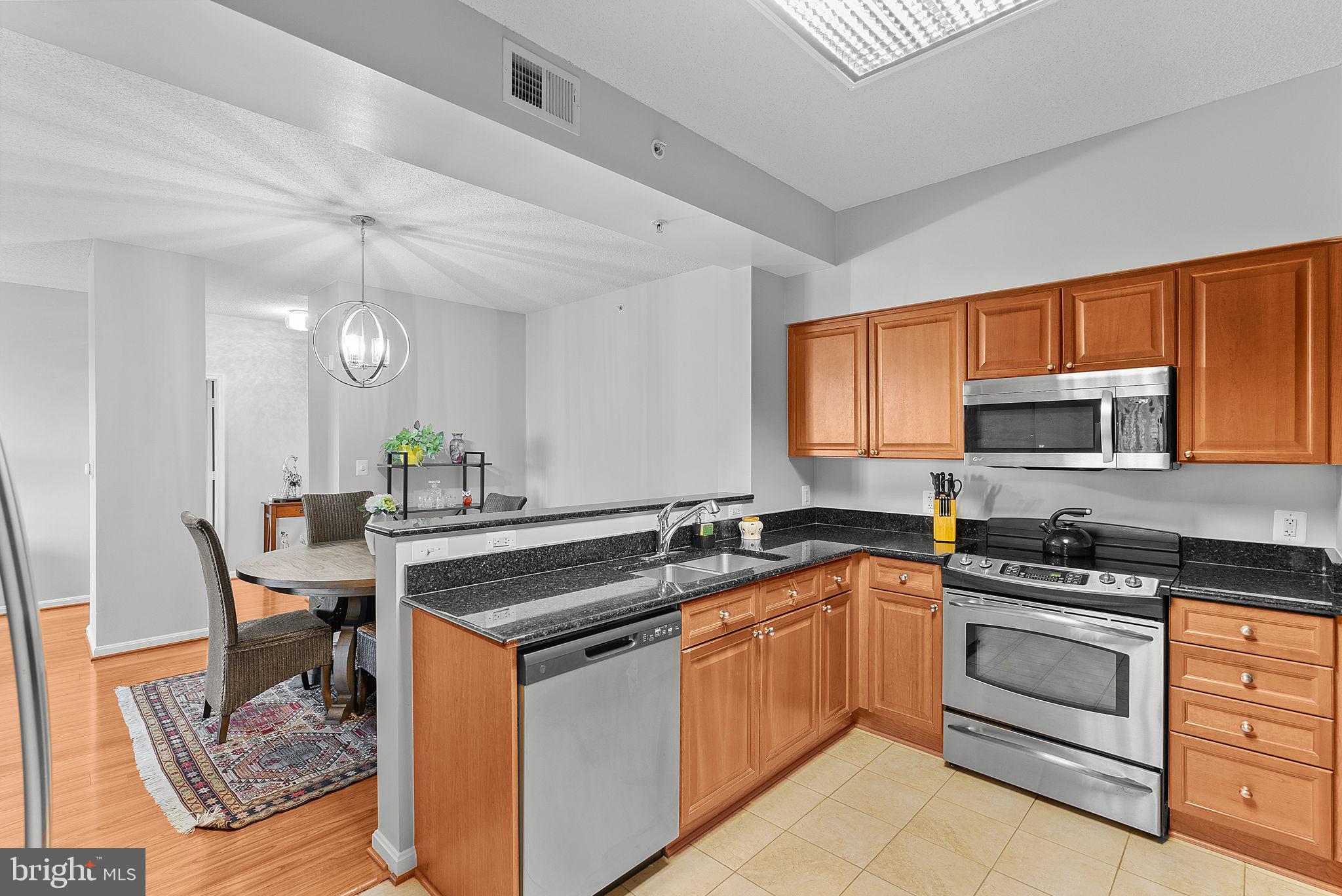 LANSDOWNE WOODS LEISURE WORLD - Residential