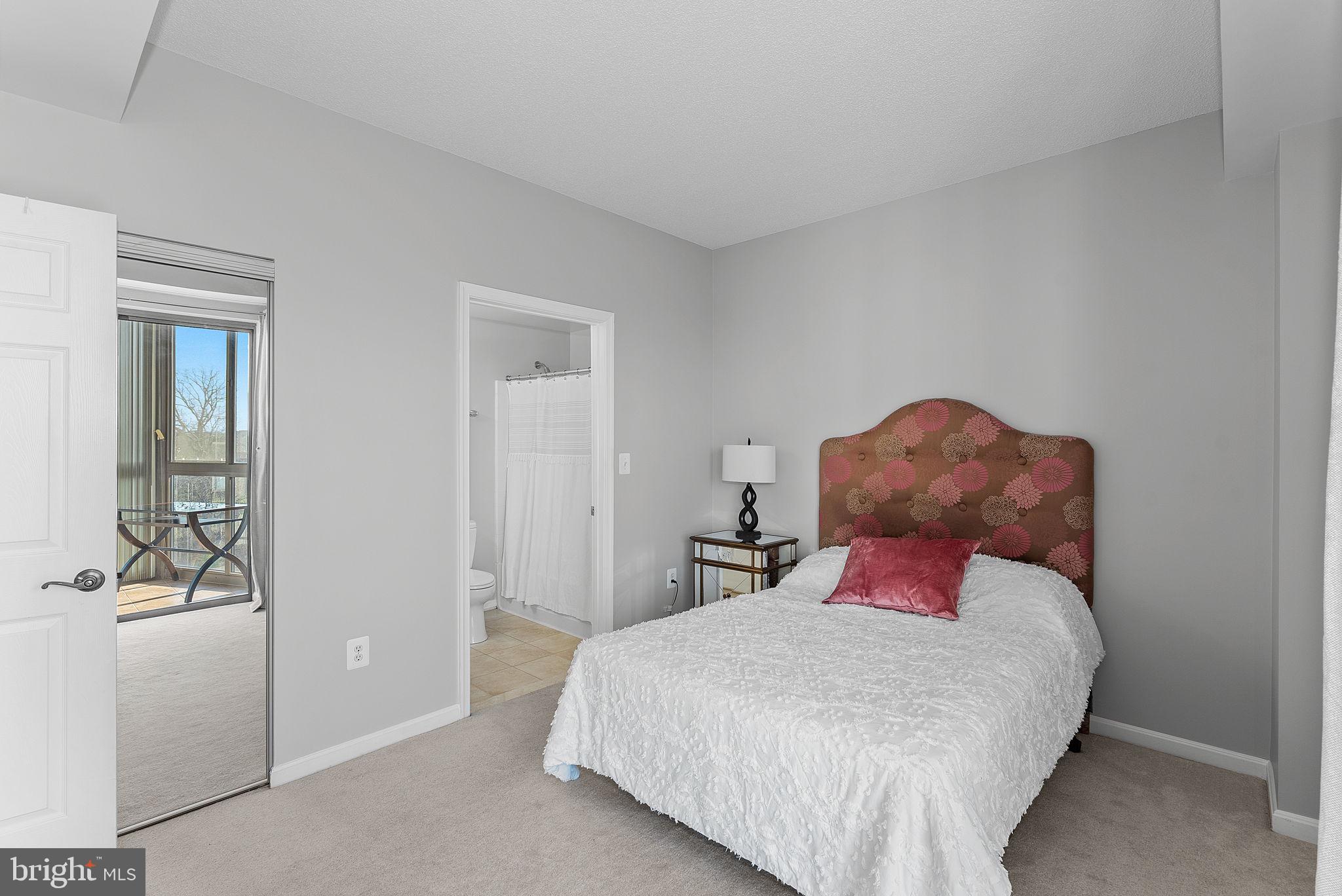 LANSDOWNE WOODS LEISURE WORLD - Residential