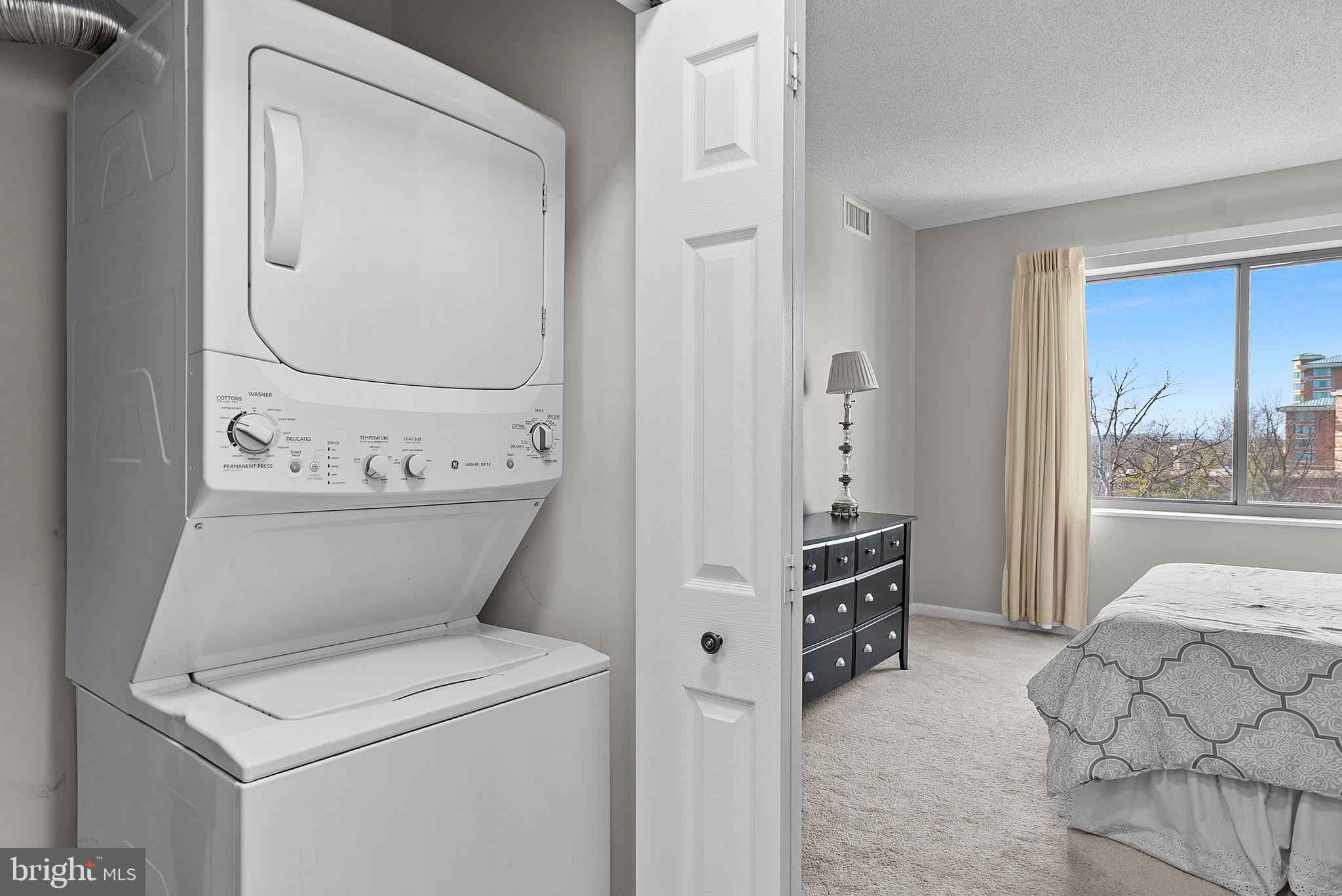 LANSDOWNE WOODS LEISURE WORLD - Residential