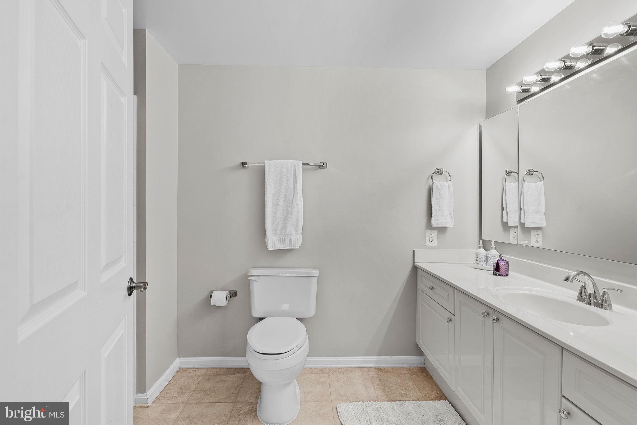 LANSDOWNE WOODS LEISURE WORLD - Residential