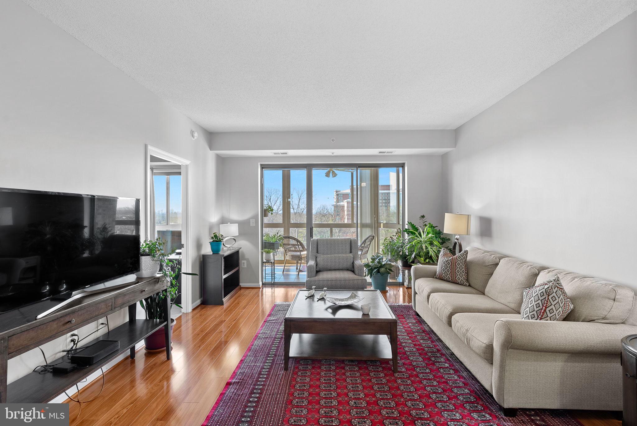 LANSDOWNE WOODS LEISURE WORLD - Residential