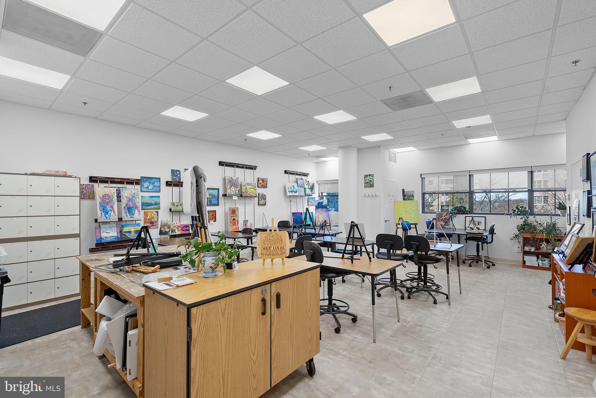 LANSDOWNE WOODS LEISURE WORLD - Residential