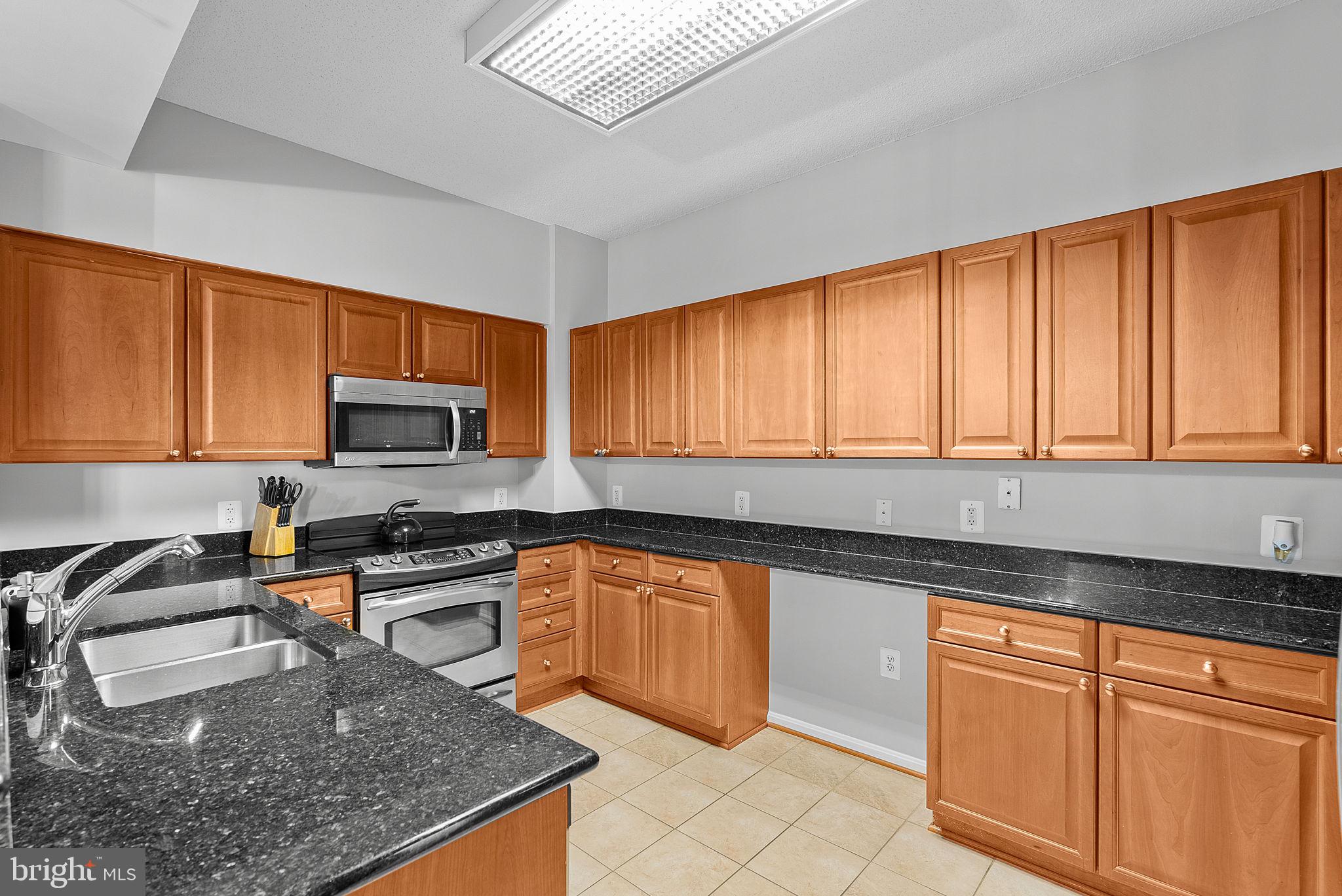 LANSDOWNE WOODS LEISURE WORLD - Residential