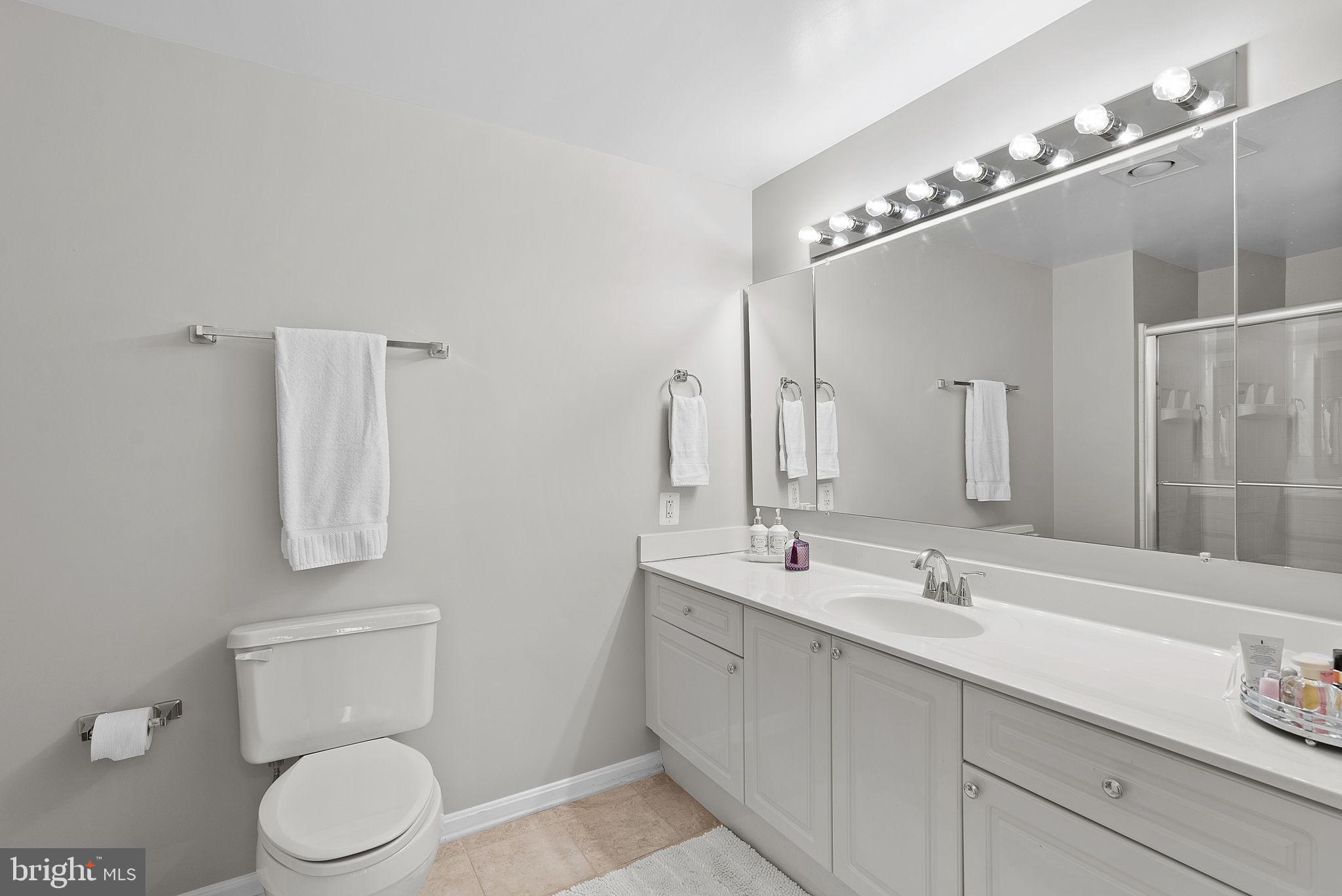 LANSDOWNE WOODS LEISURE WORLD - Residential