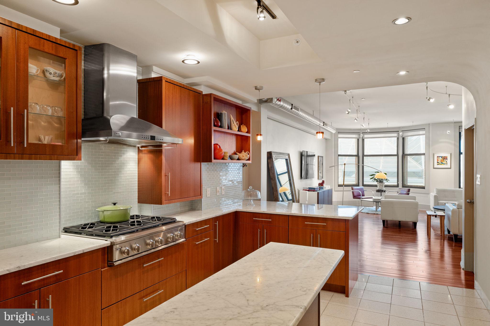 1606 CHESTNUT STREET 2