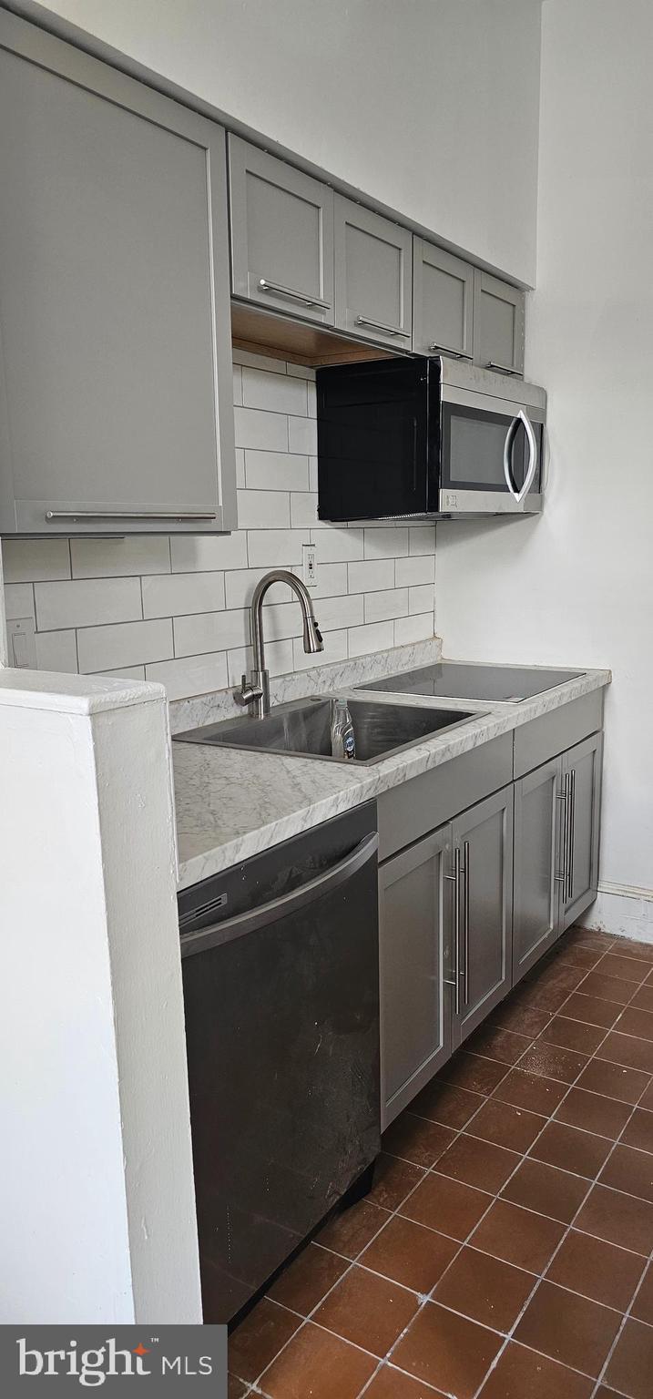 POWELTON VILLAGE - Residential Income