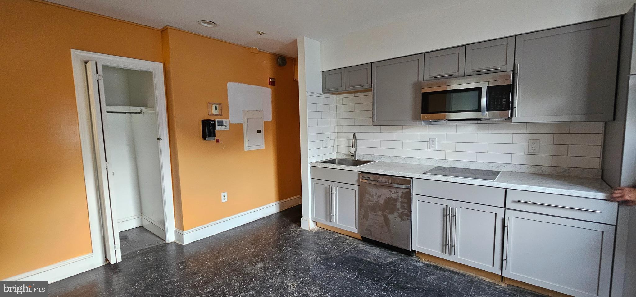 POWELTON VILLAGE - Residential Income