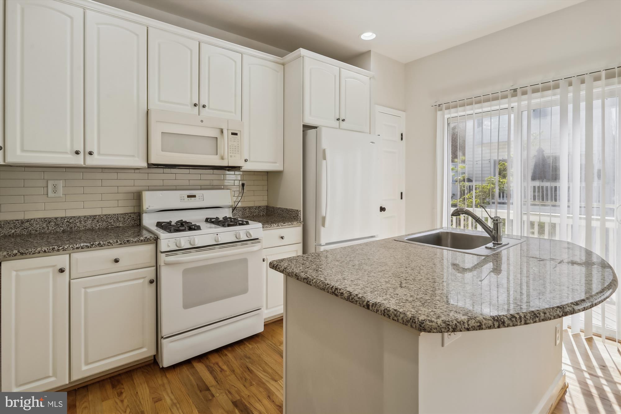 FALLSGROVE - Residential Lease