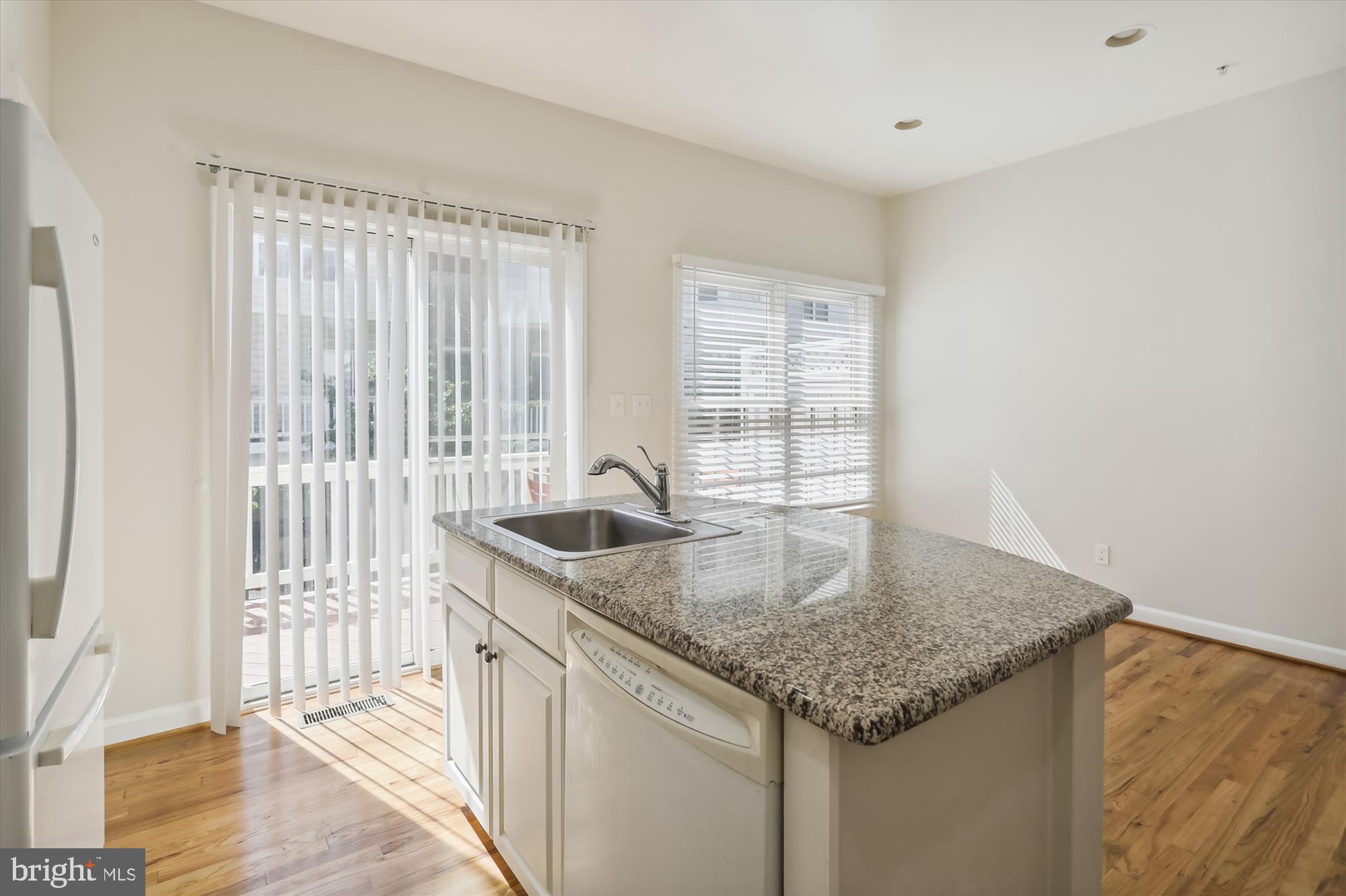 FALLSGROVE - Residential Lease