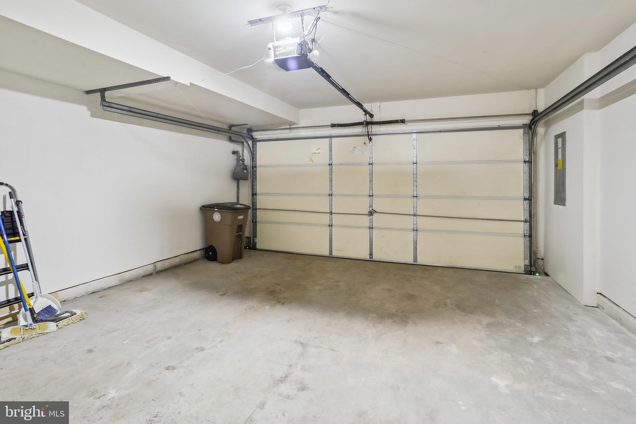 FALLSGROVE - Residential Lease