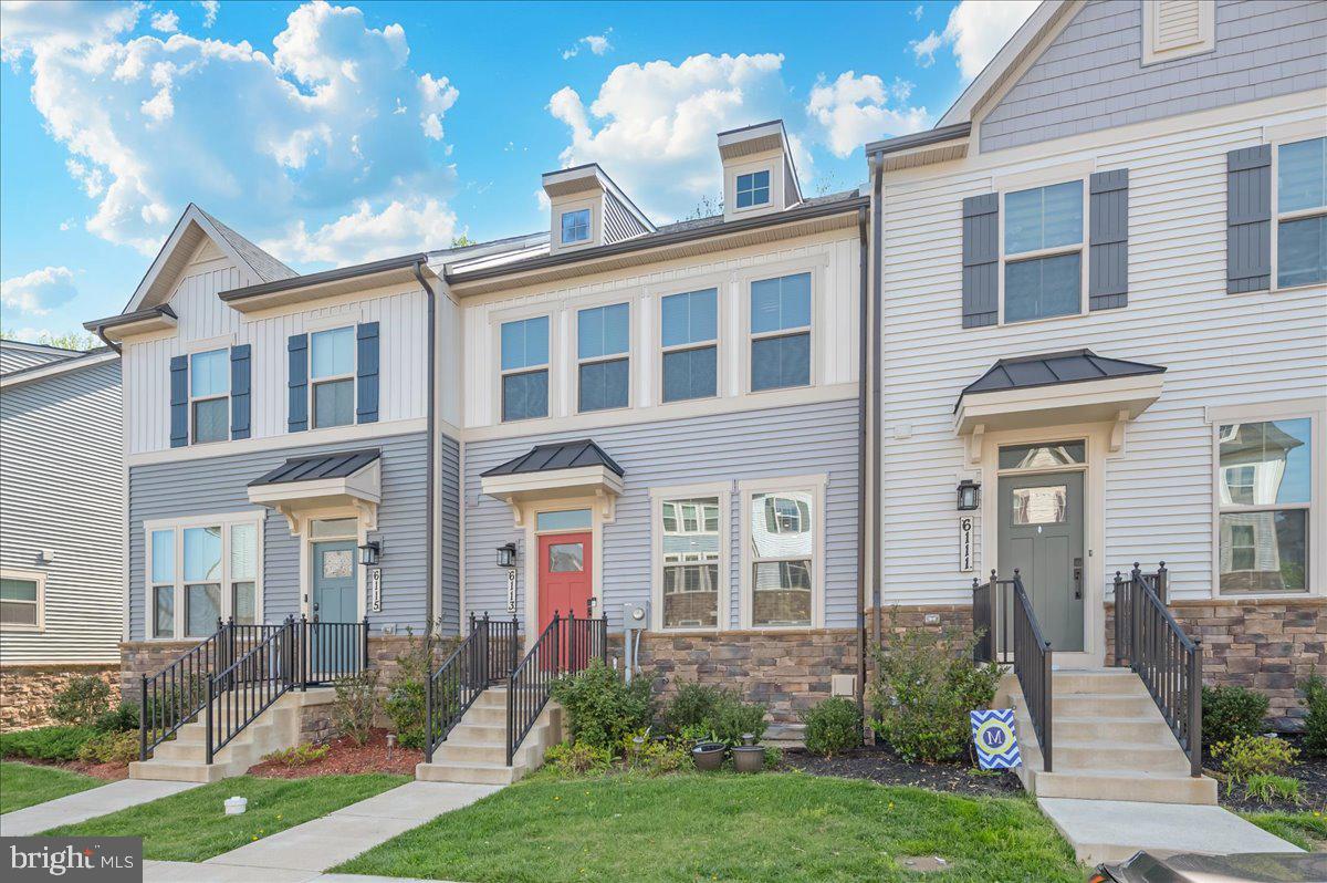 LAKE LINGANORE TOWN CENTER - Residential