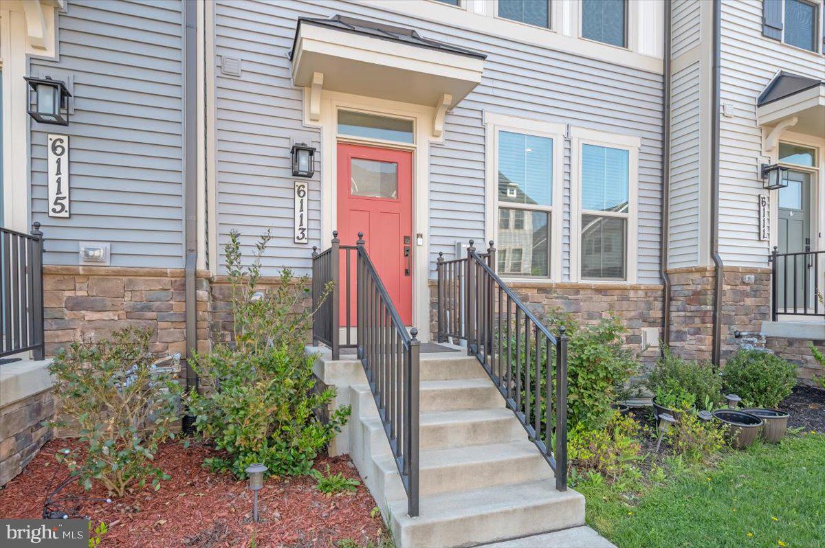 LAKE LINGANORE TOWN CENTER - Residential