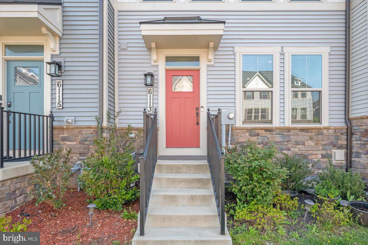 6113 STONECAT COURT