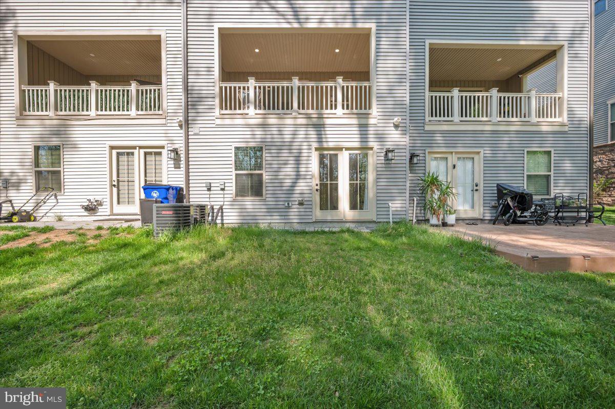 LAKE LINGANORE TOWN CENTER - Residential