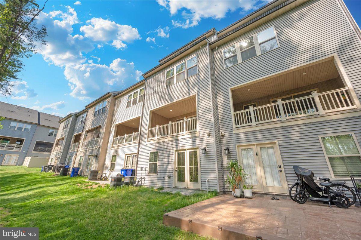 LAKE LINGANORE TOWN CENTER - Residential