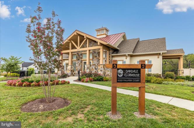 LAKE LINGANORE TOWN CENTER - Residential