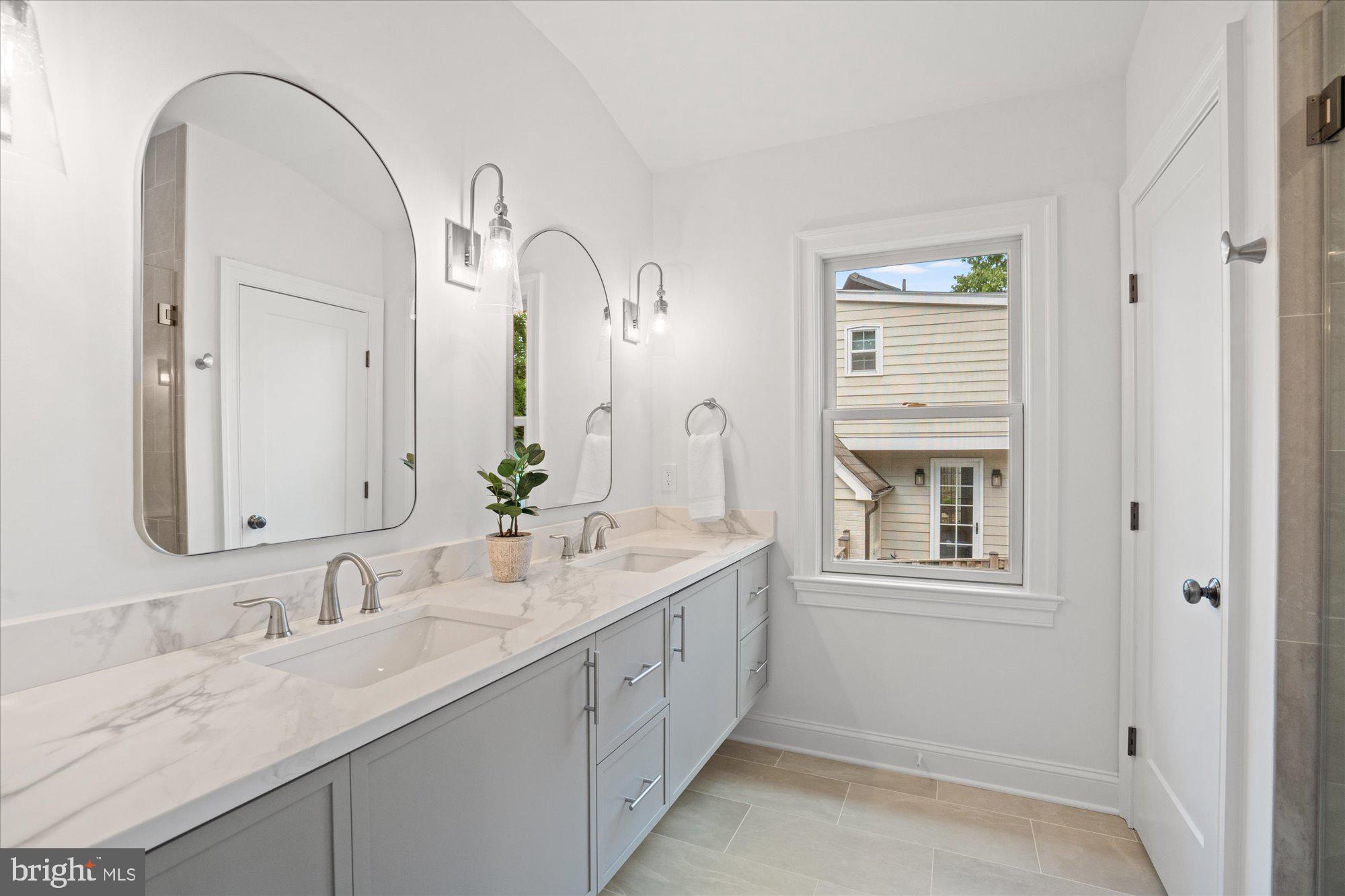 BEVERLEY HILLS - Residential