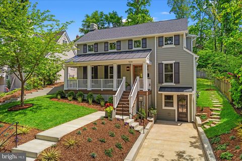 Photo of 504 Kentucky Avenue, ALEXANDRIA, VA 22305 (MLS # VAAX2060124)