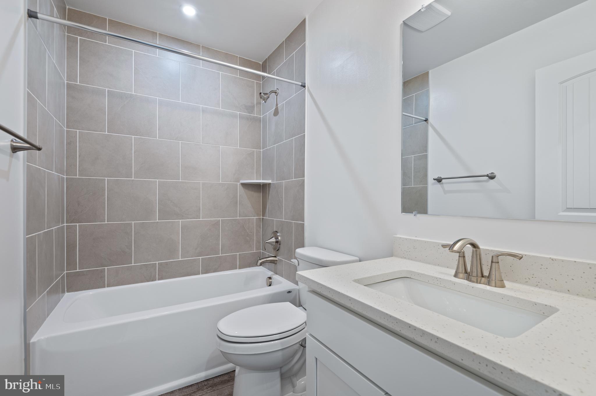 HOLLY OAKS - Residential