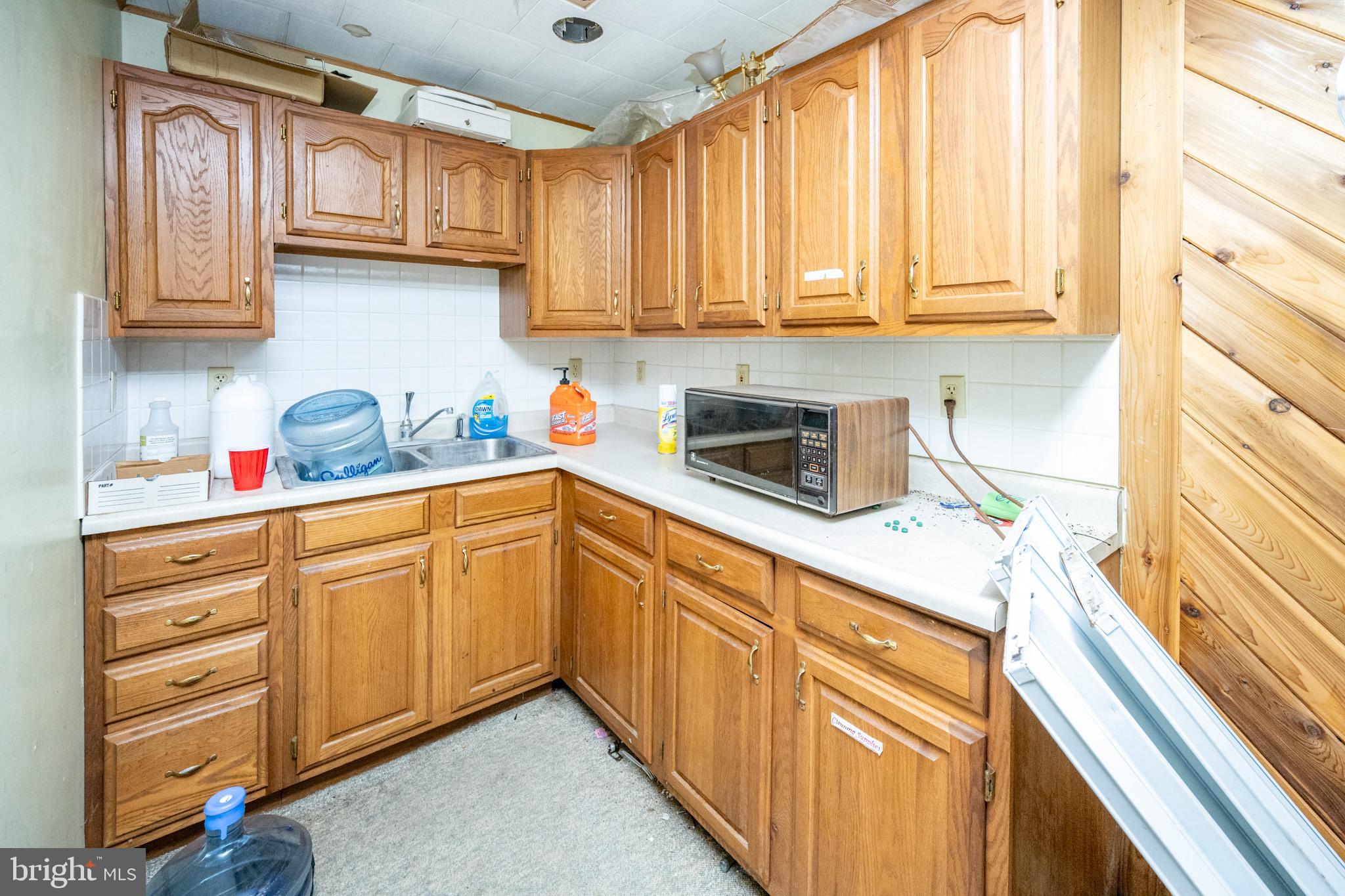 GARRETT HIGHWAY - Commercial Sale