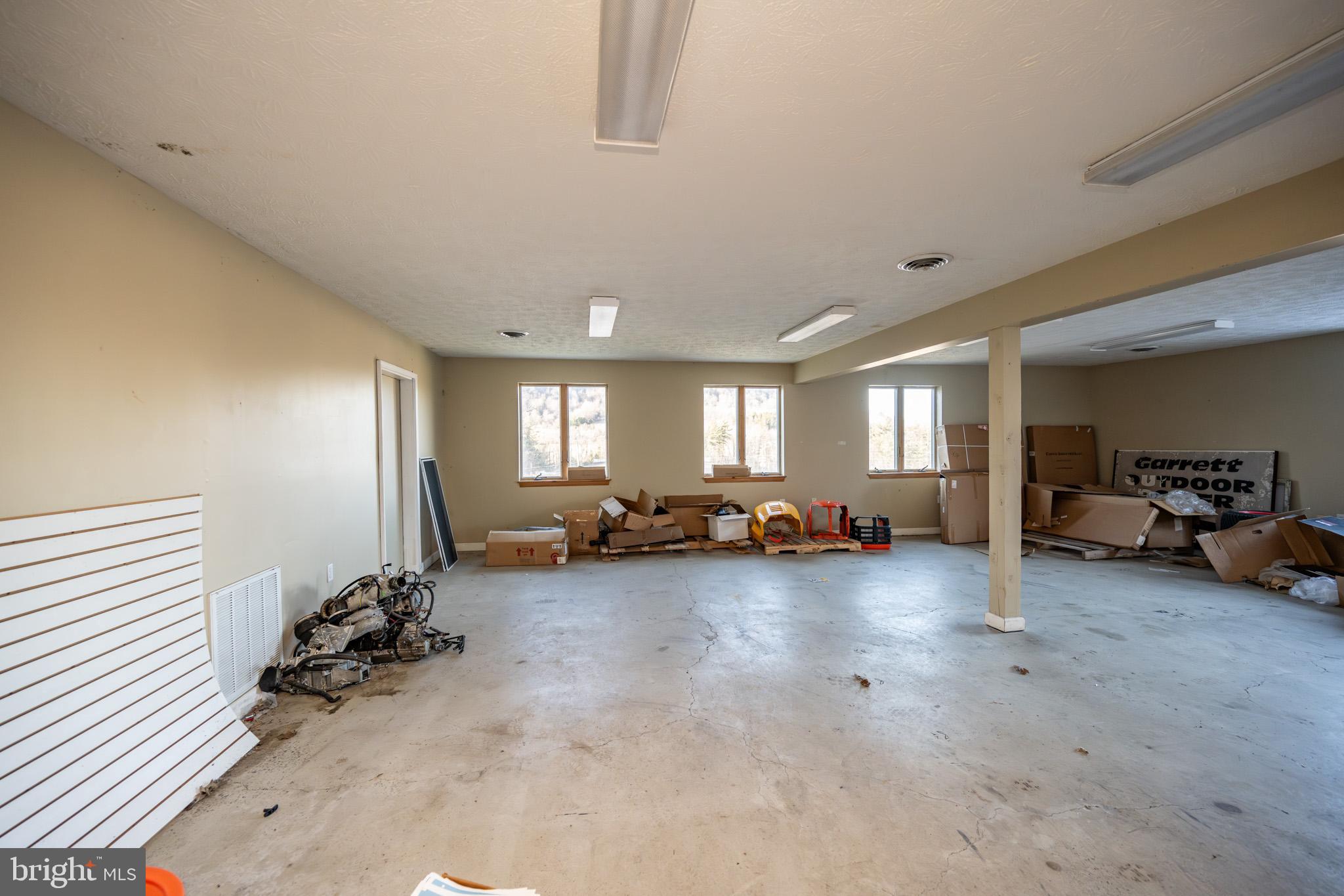 GARRETT HIGHWAY - Commercial Sale