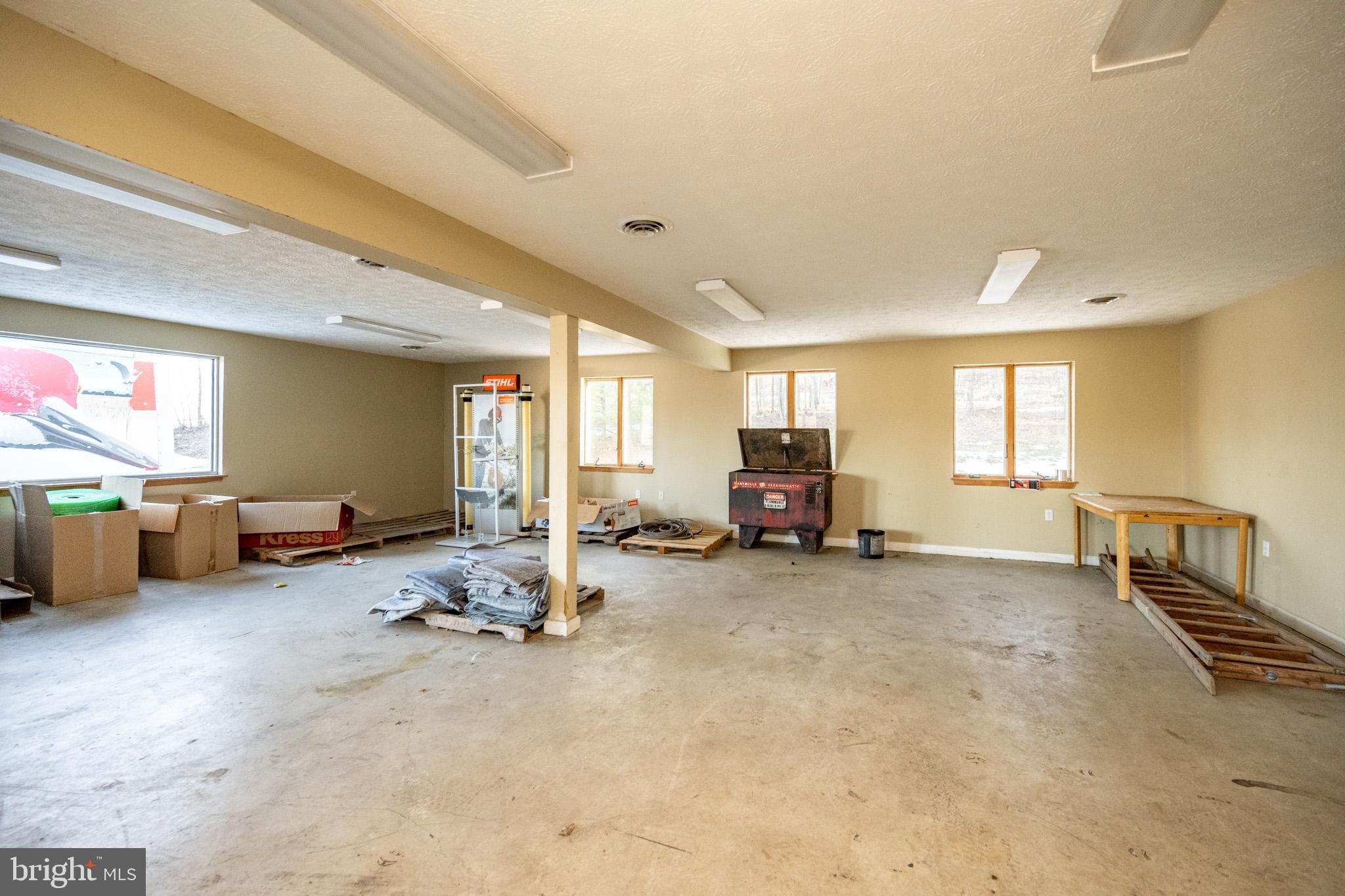 GARRETT HIGHWAY - Commercial Sale