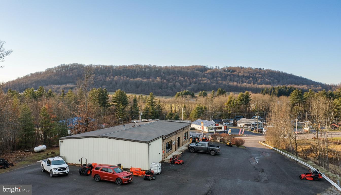 GARRETT HIGHWAY - Commercial Sale