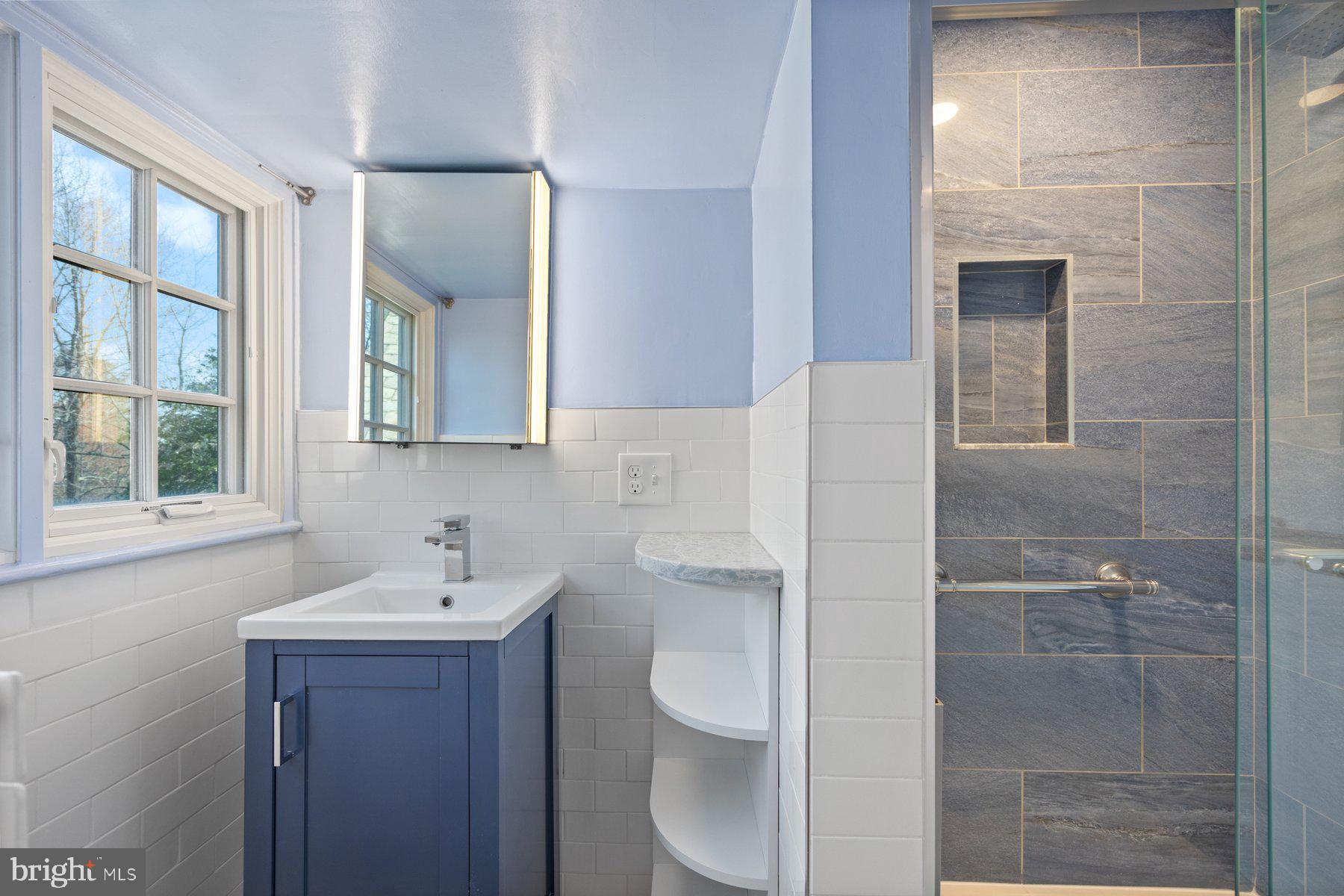 ROLAND PARK - Residential