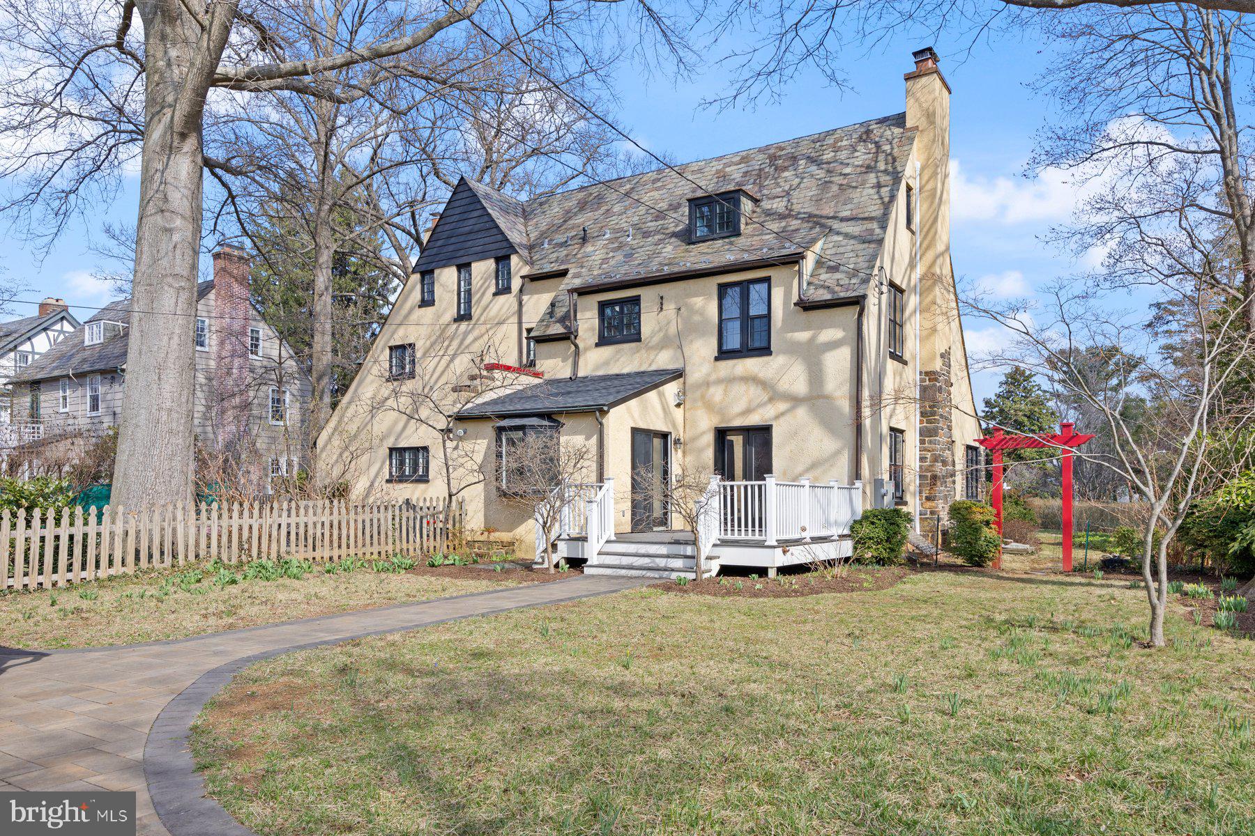 ROLAND PARK - Residential