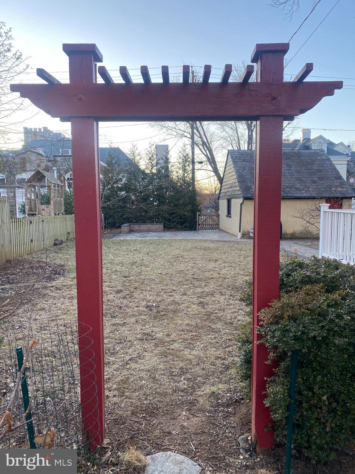 ROLAND PARK - Residential