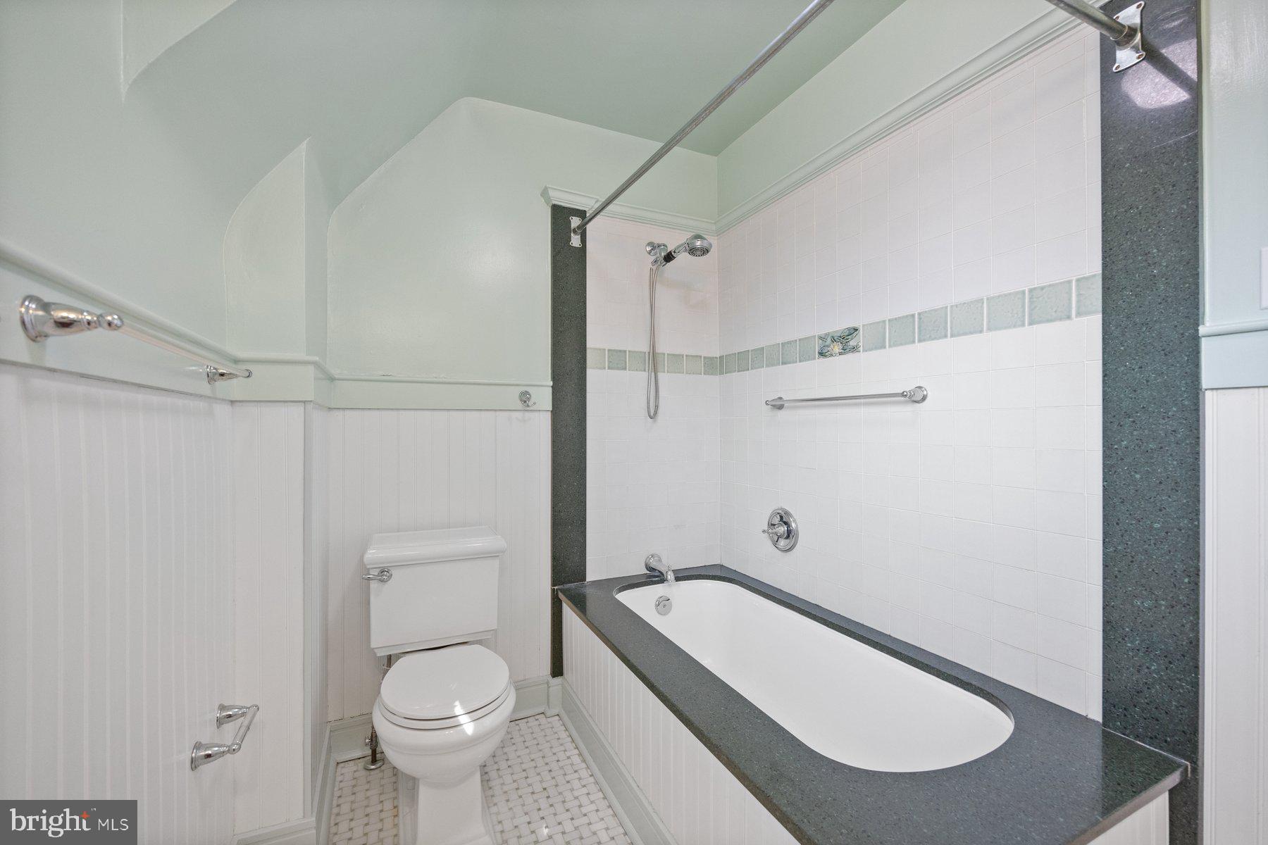 ROLAND PARK - Residential