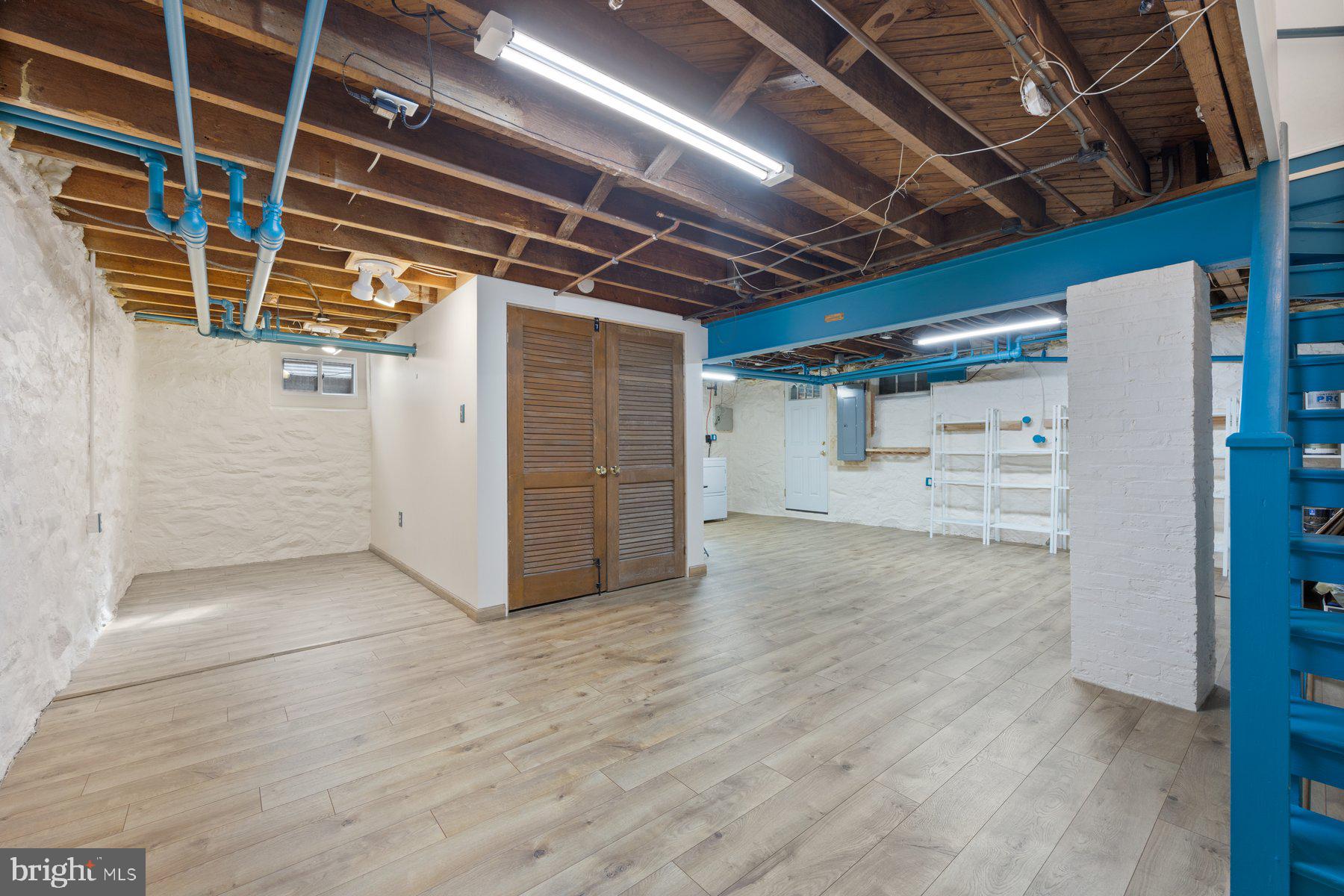 ROLAND PARK - Residential