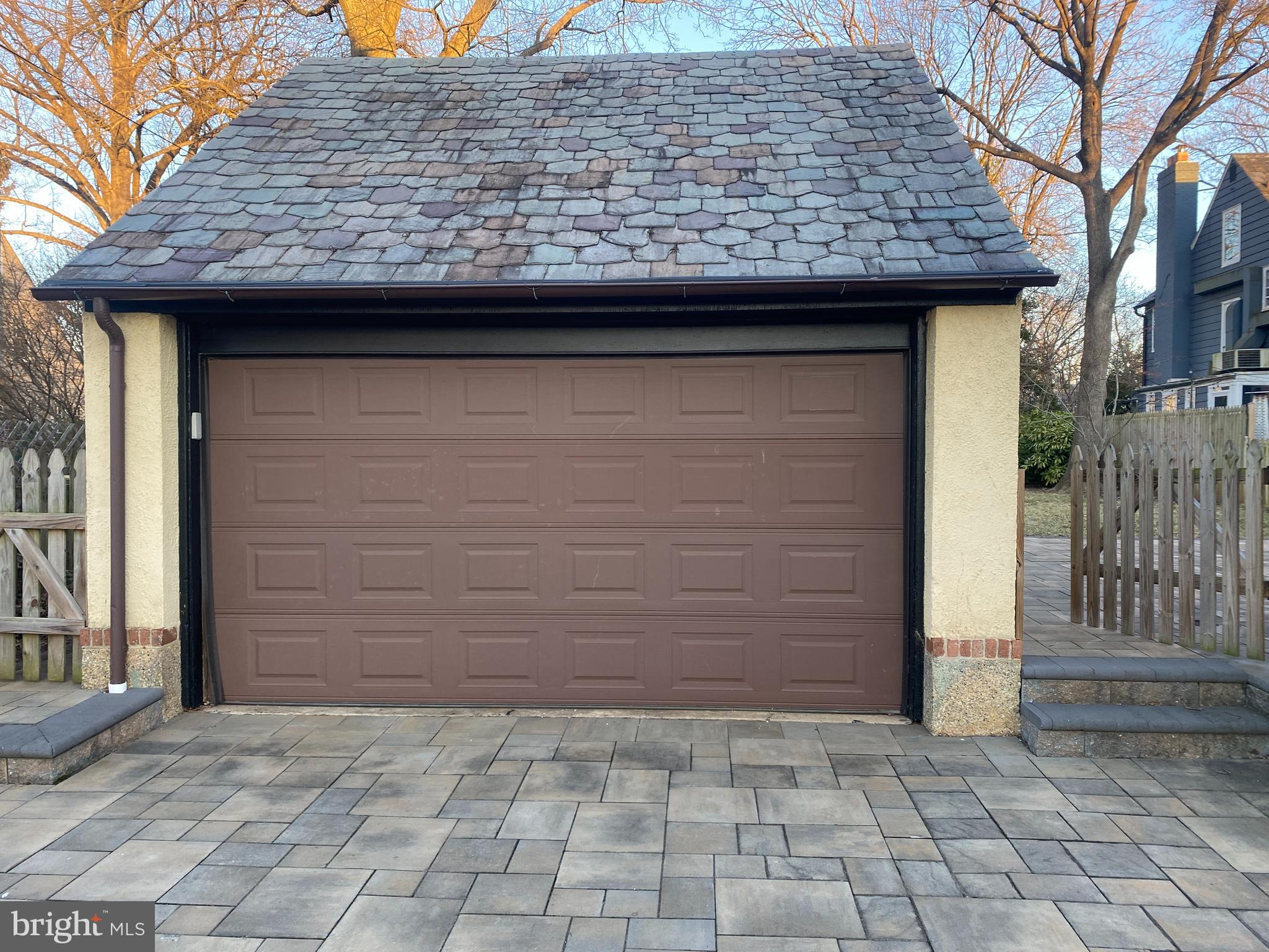 ROLAND PARK - Residential