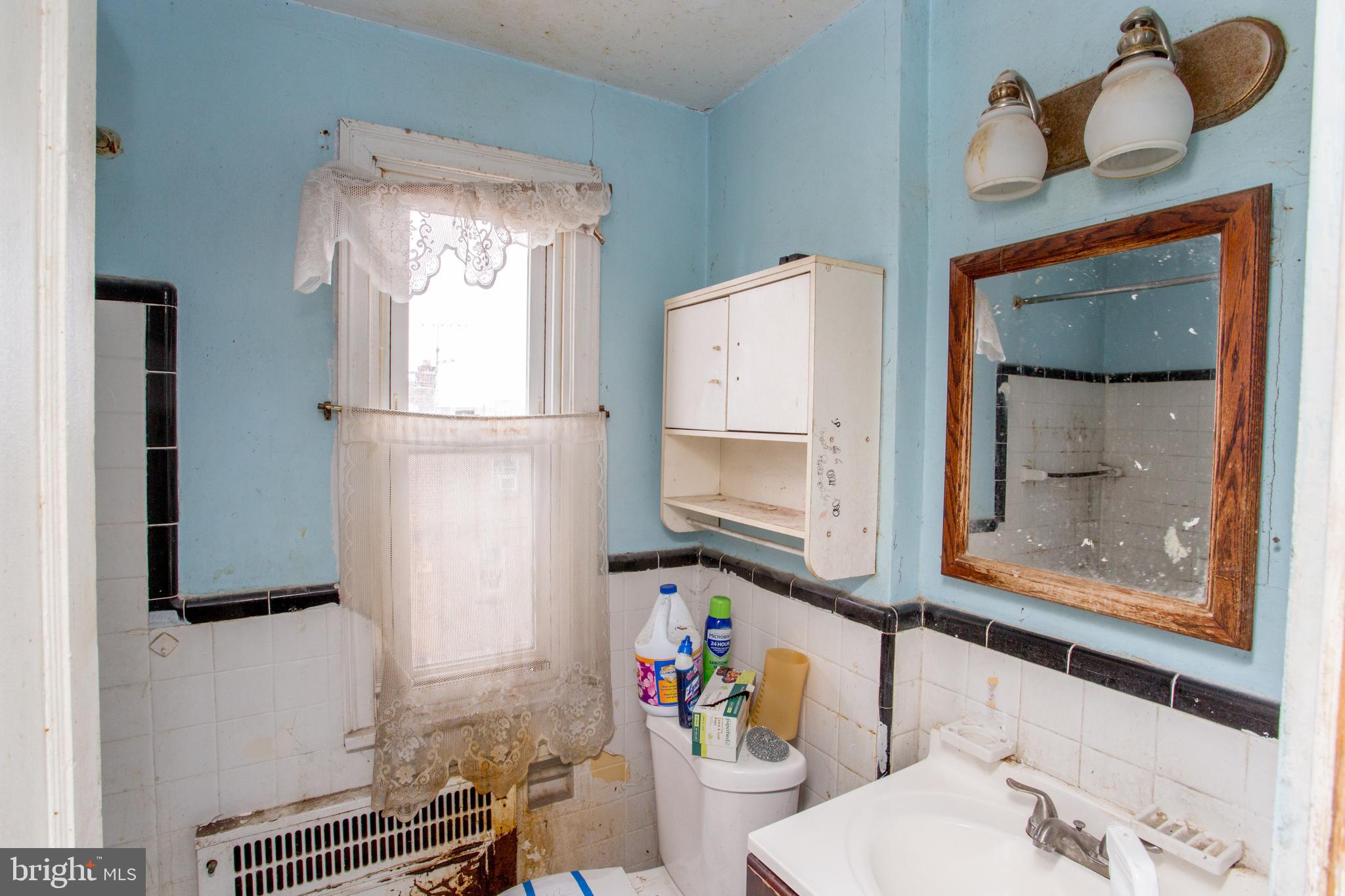 MAYFAIR (EAST) - Residential