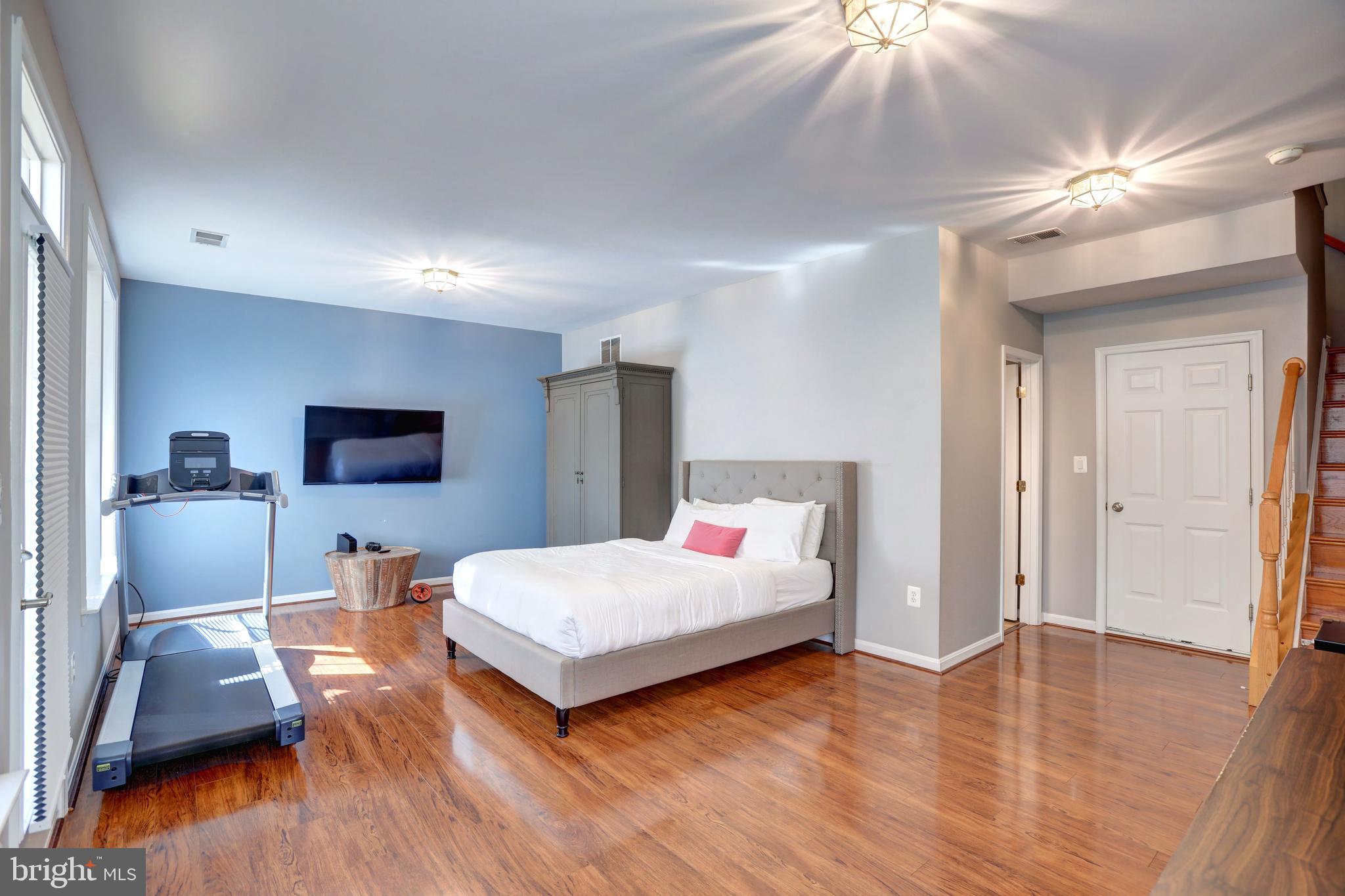 ROCKLAND VILLAGE - Residential