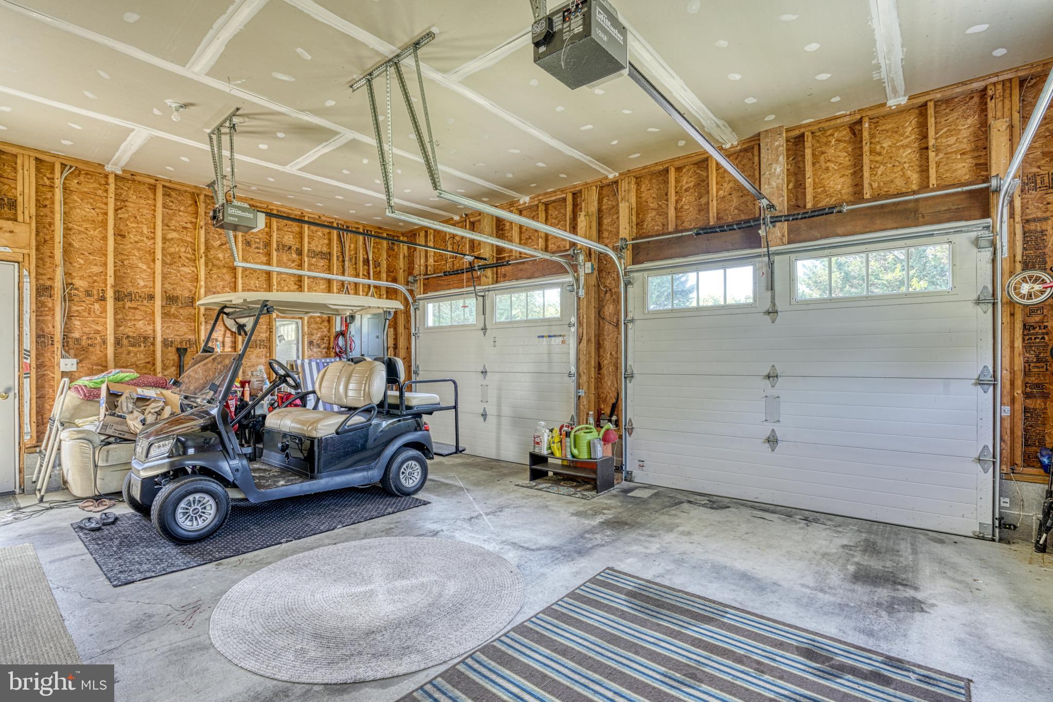 TWO JOHNS - Residential