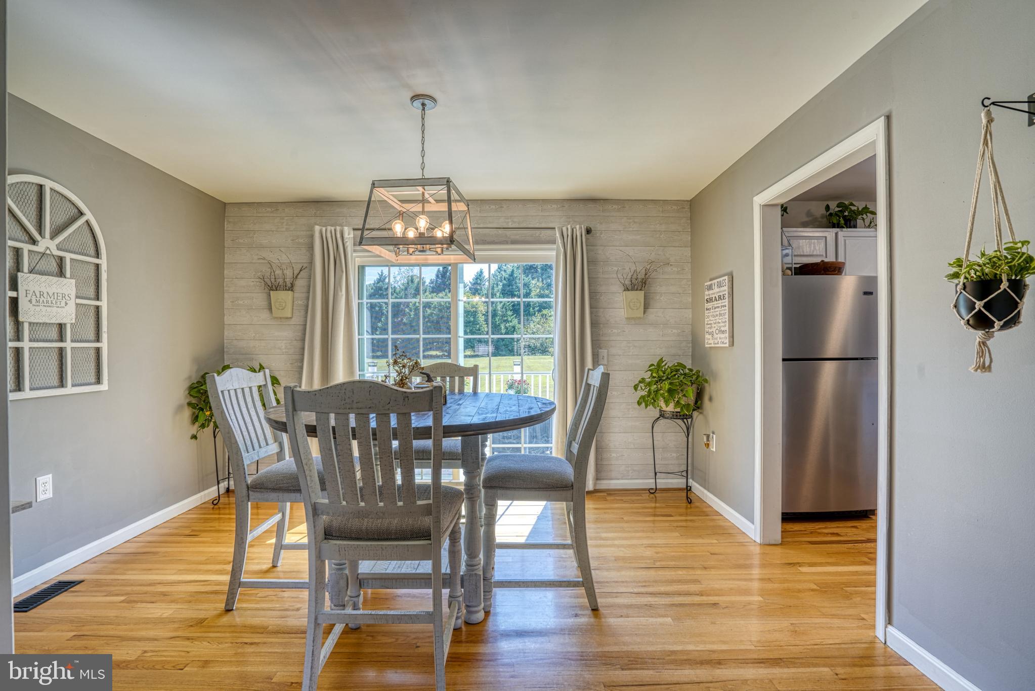 TWO JOHNS - Residential