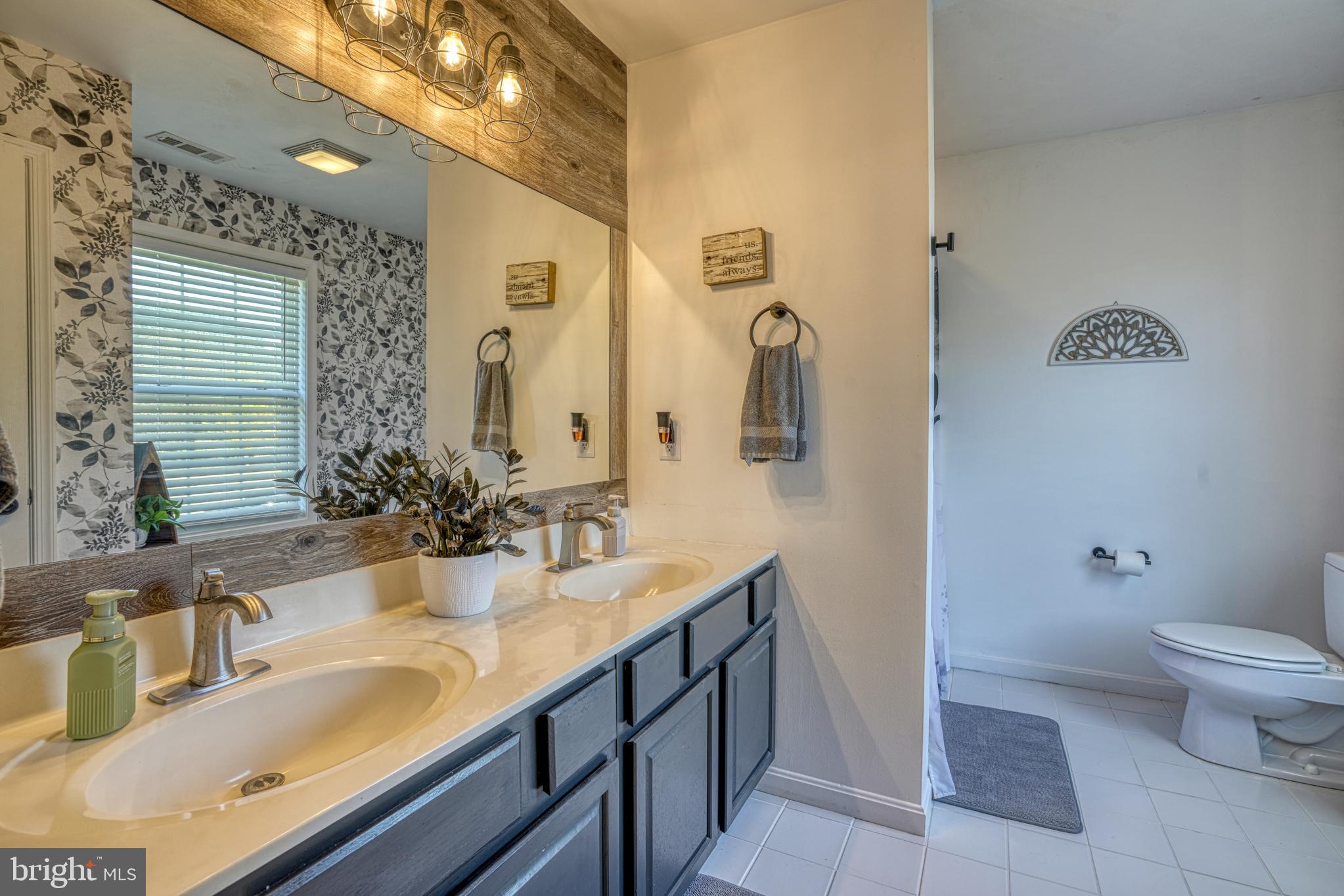 TWO JOHNS - Residential