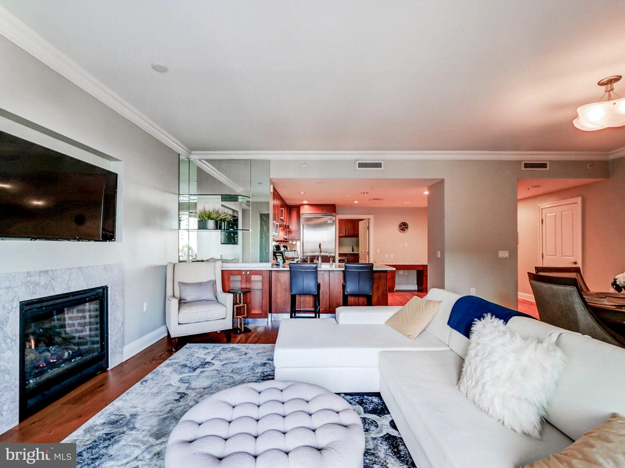 THE RITZ-CARLTON RESIDENCES - Residential